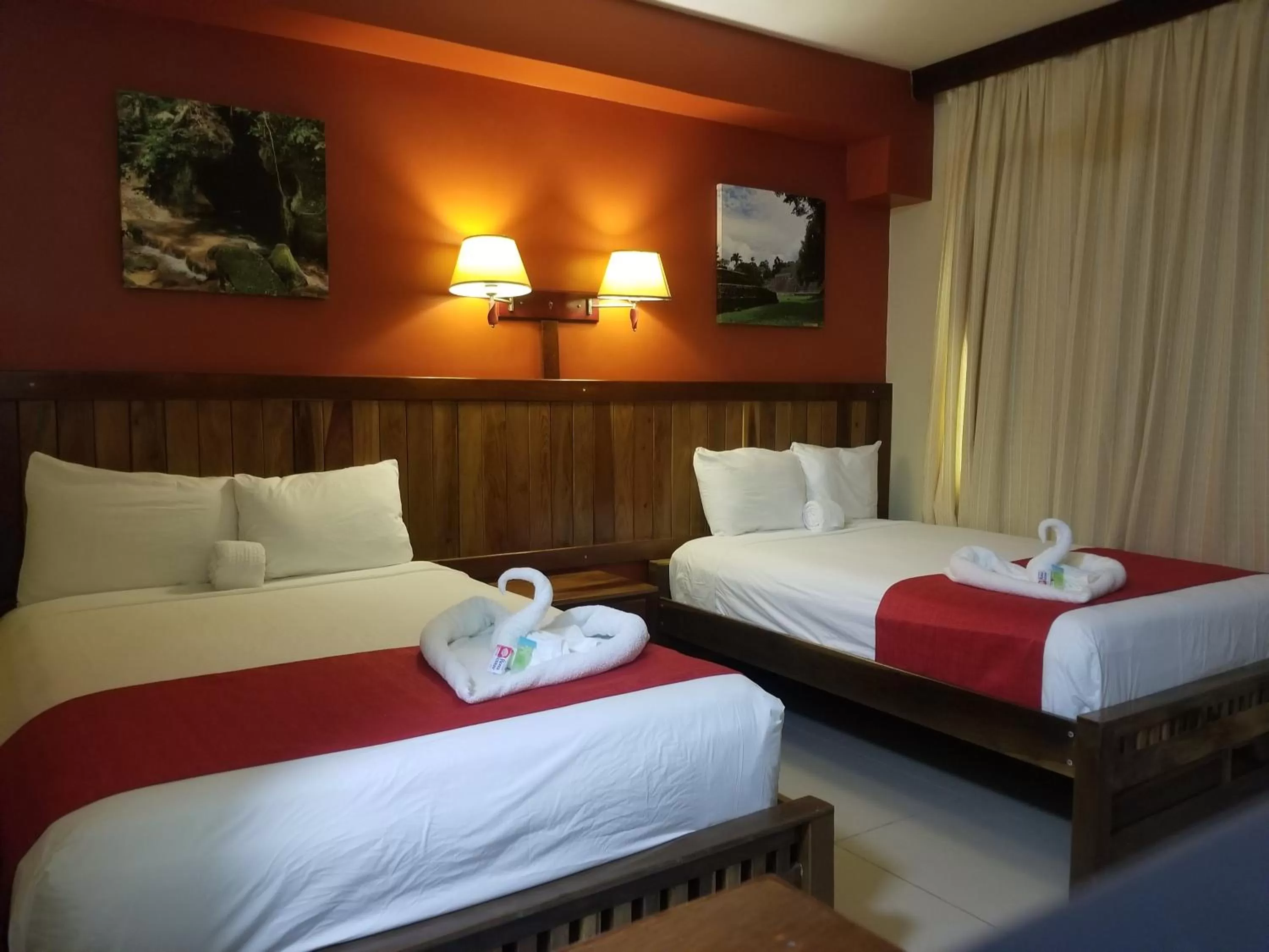 Bed in Caye Caulker Plaza Hotel