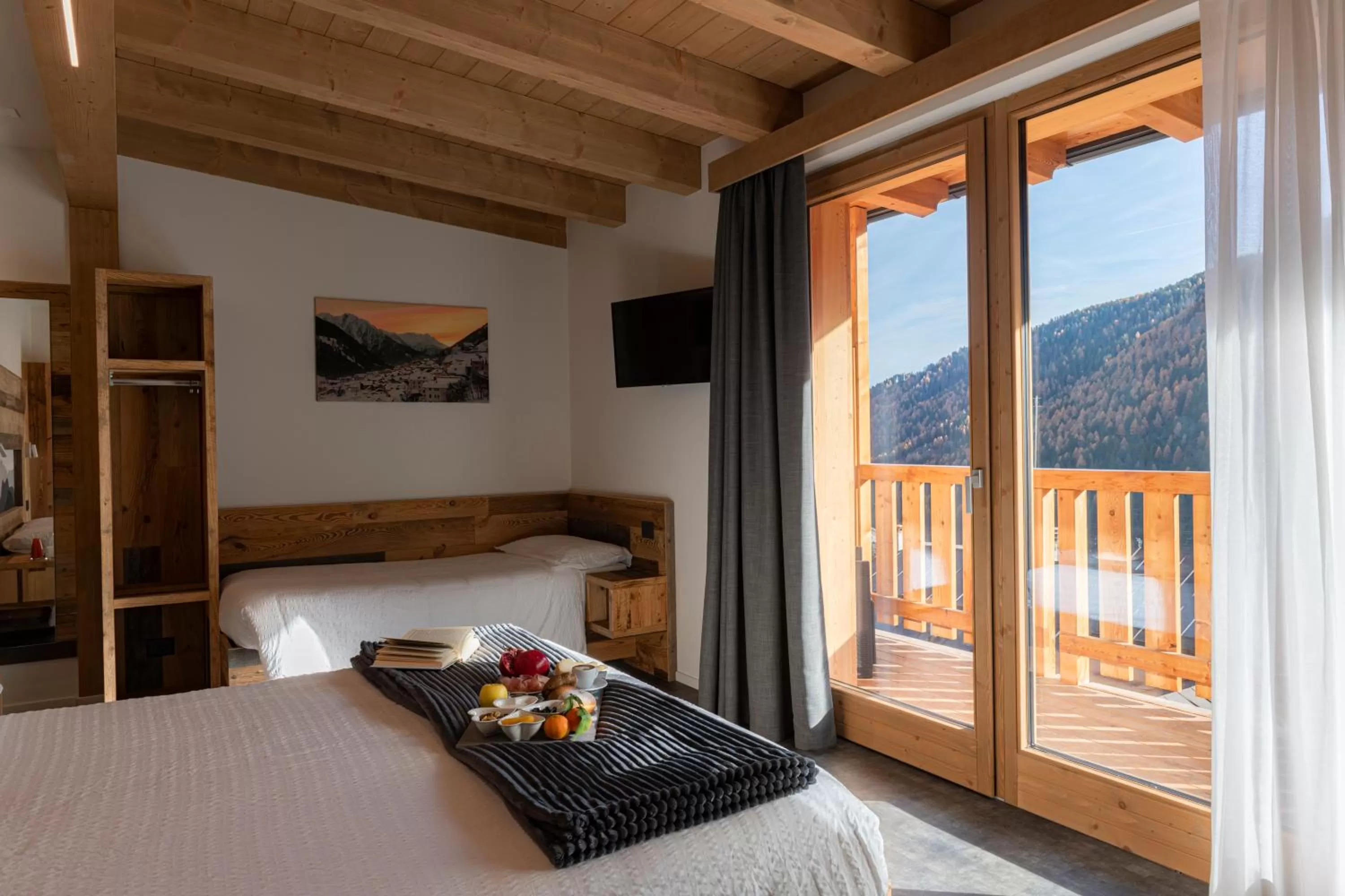 Mountain view, Bed in Albergo Alpino