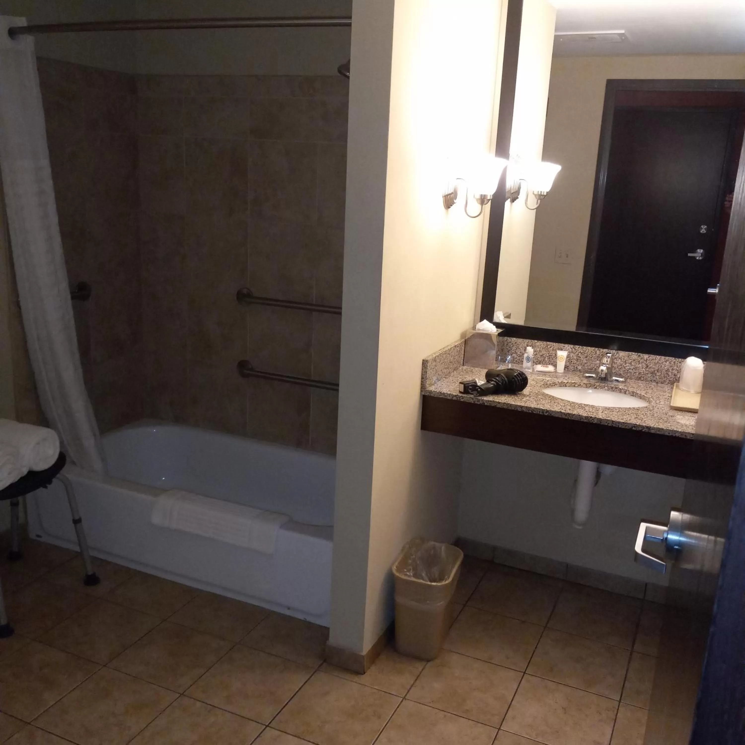 King Suite - Accessible/Non-Smoking in Comfort Inn & Suites Tunkhannock