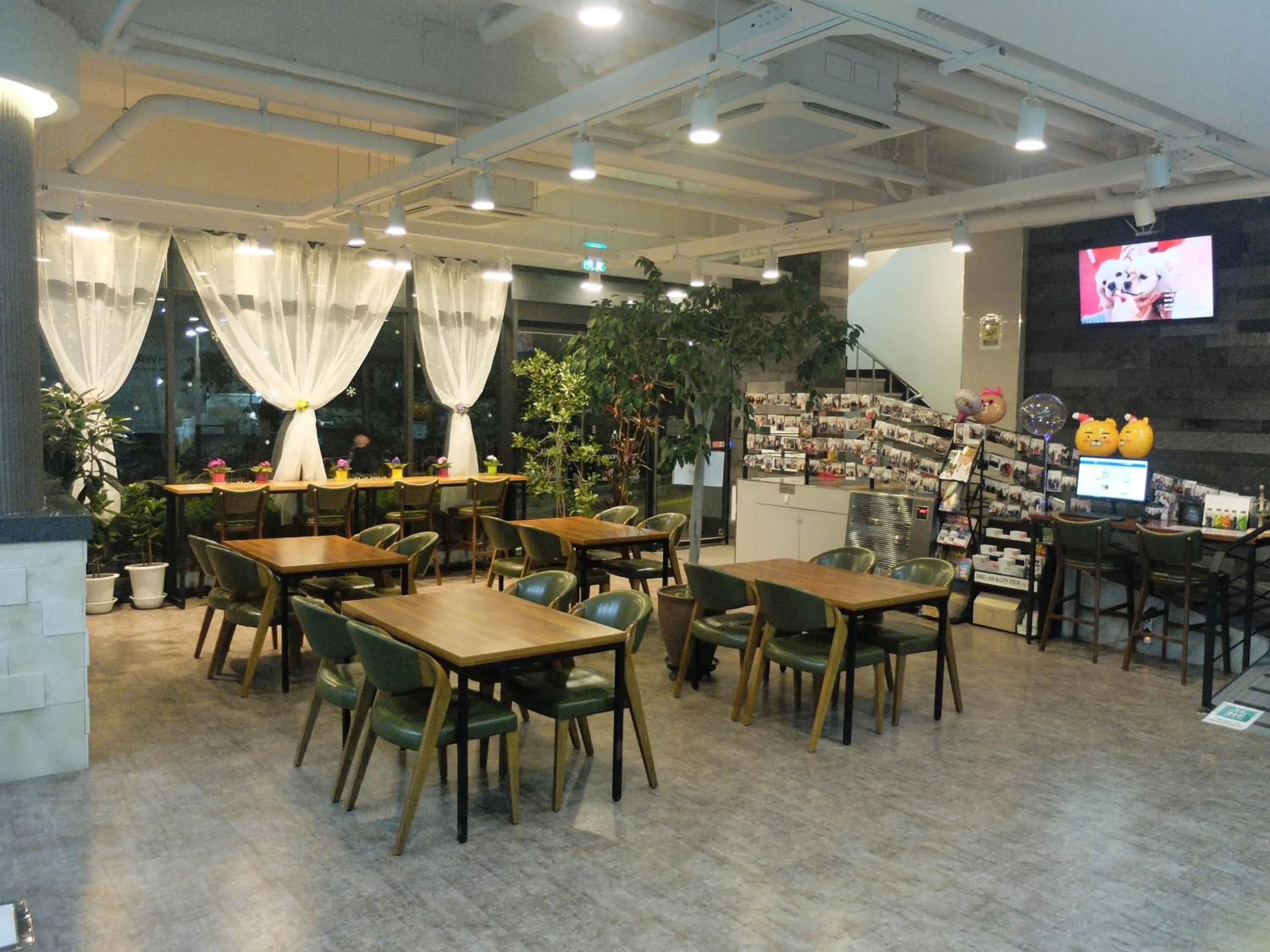 Communal lounge/ TV room in Ehwa In Myeongdong