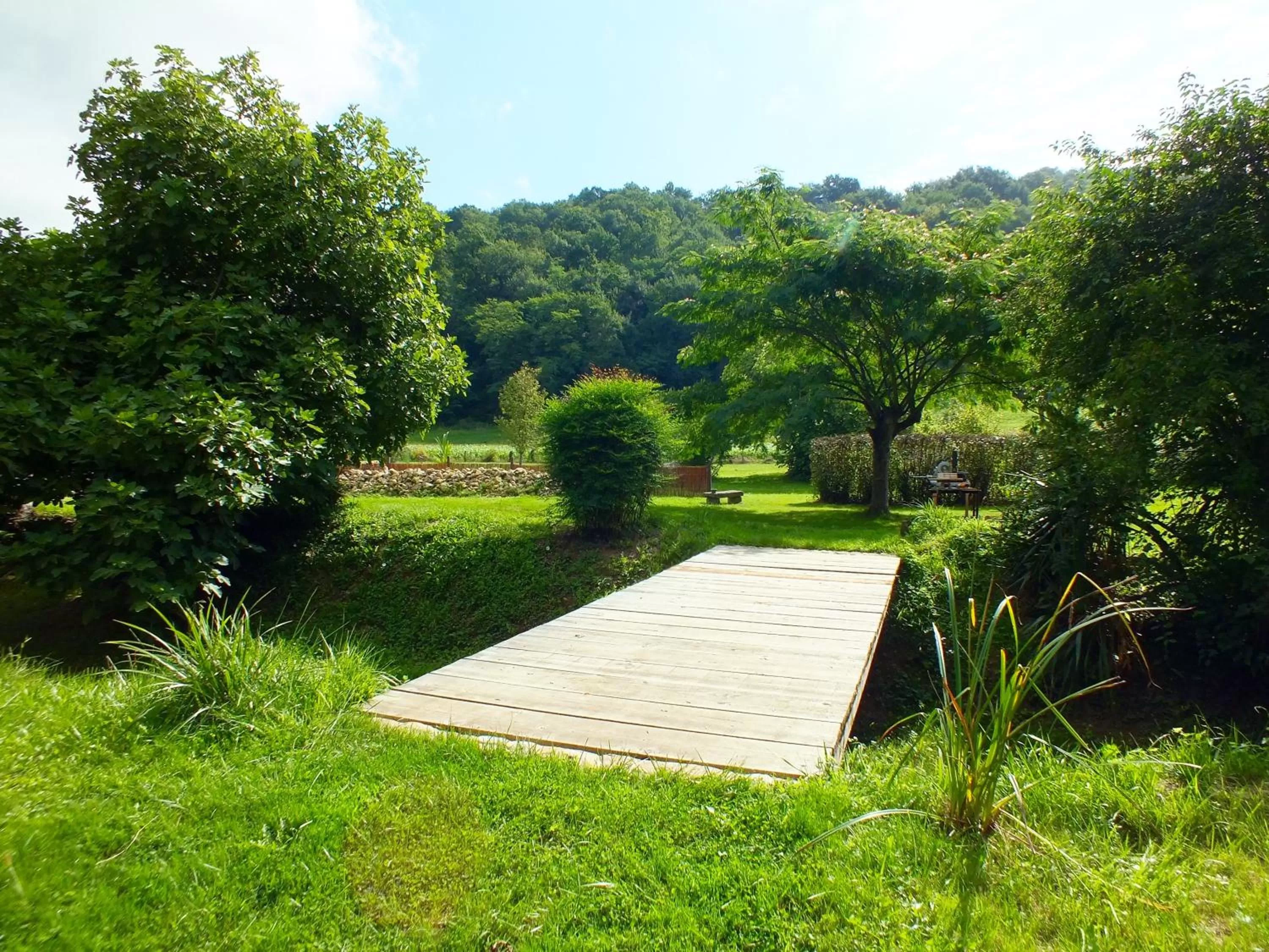 Garden view in B&B Au Moulin 1771