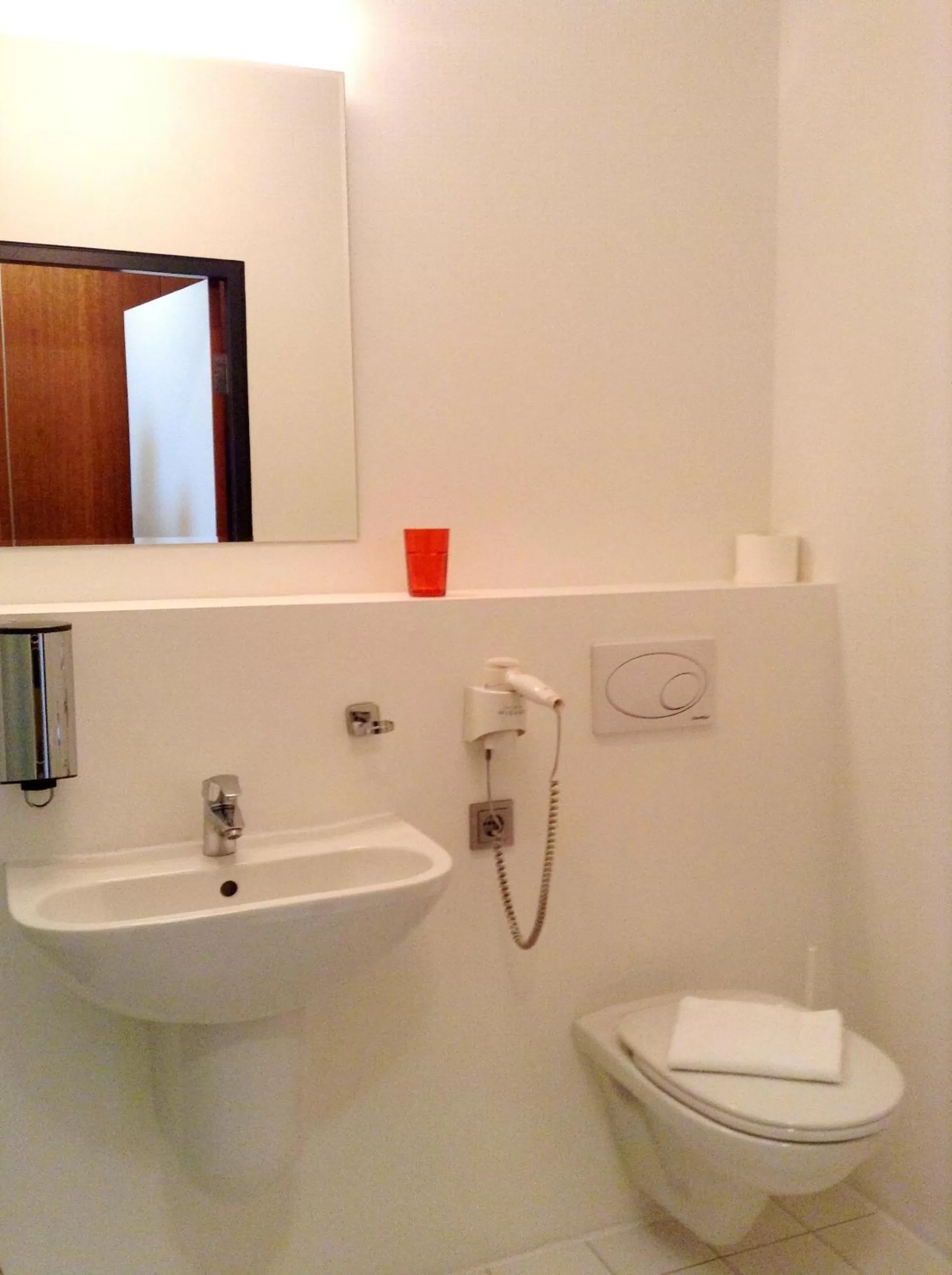 Toilet in Thalinger Hof