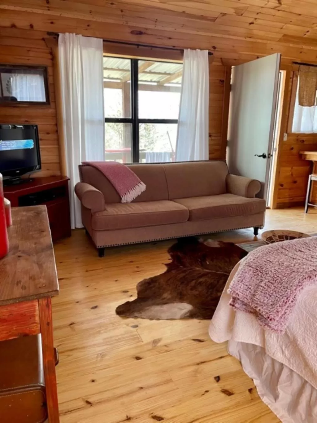 Bed in City on a Hill at Spring Creek