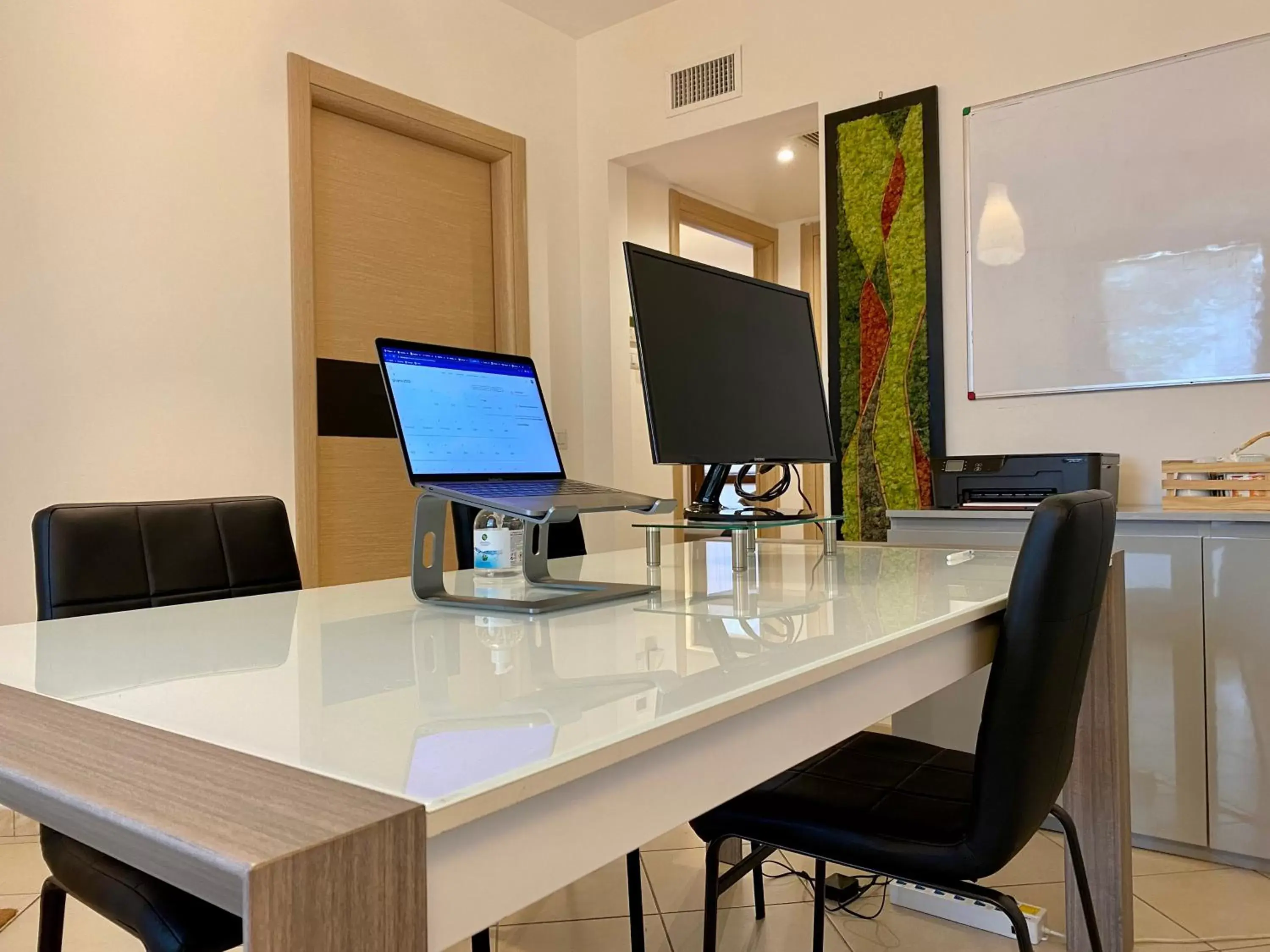 TV and multimedia, Business Area/Conference Room in Bed & Office B&B TV and multimedia, Business Area/Conference Room in Bed & Office B&B