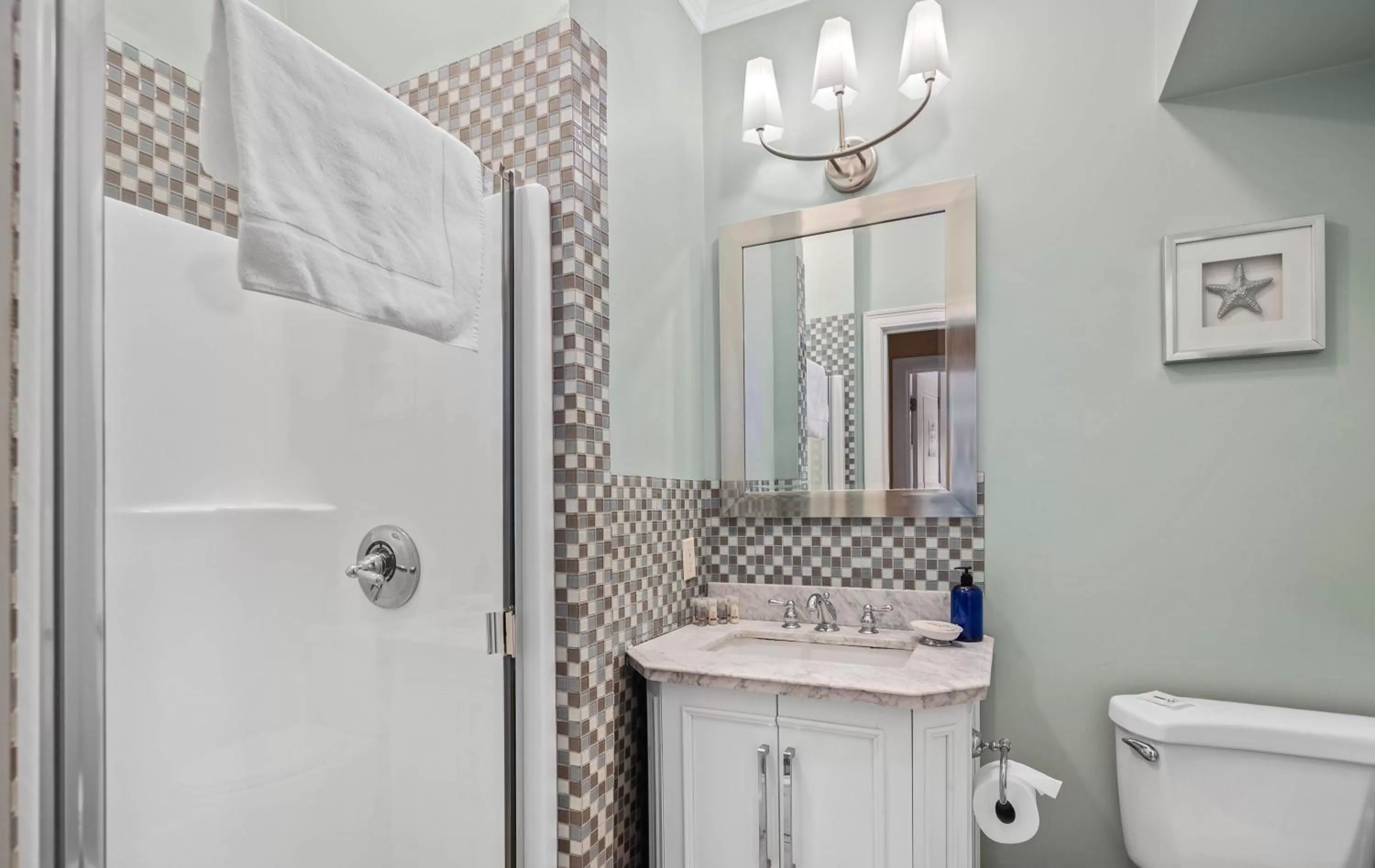 The Beacon Waterfront Inn