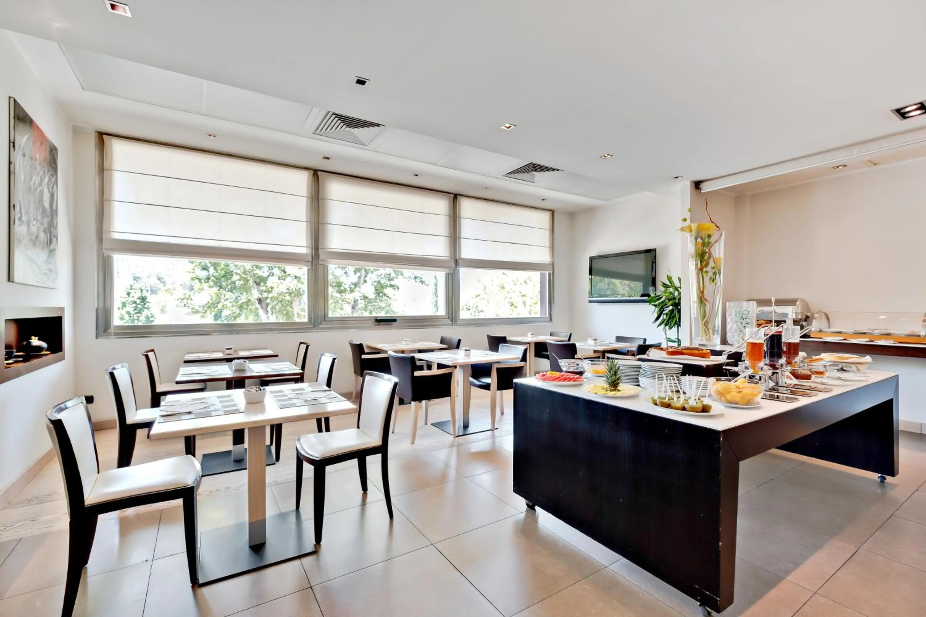 Buffet breakfast in Italiana Hotels Cosenza