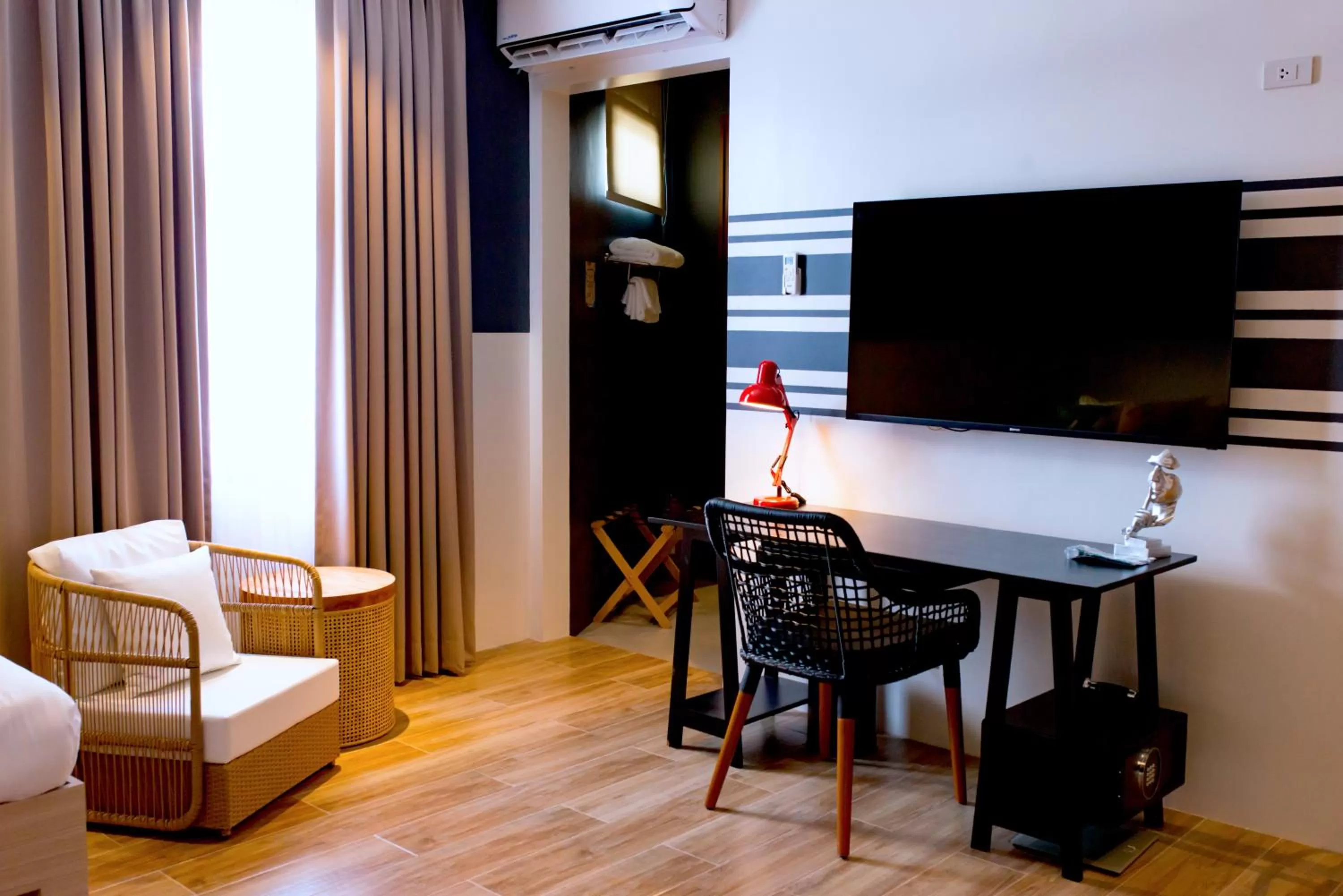 Guests in UNWND Boutique Hotel Dumaguete