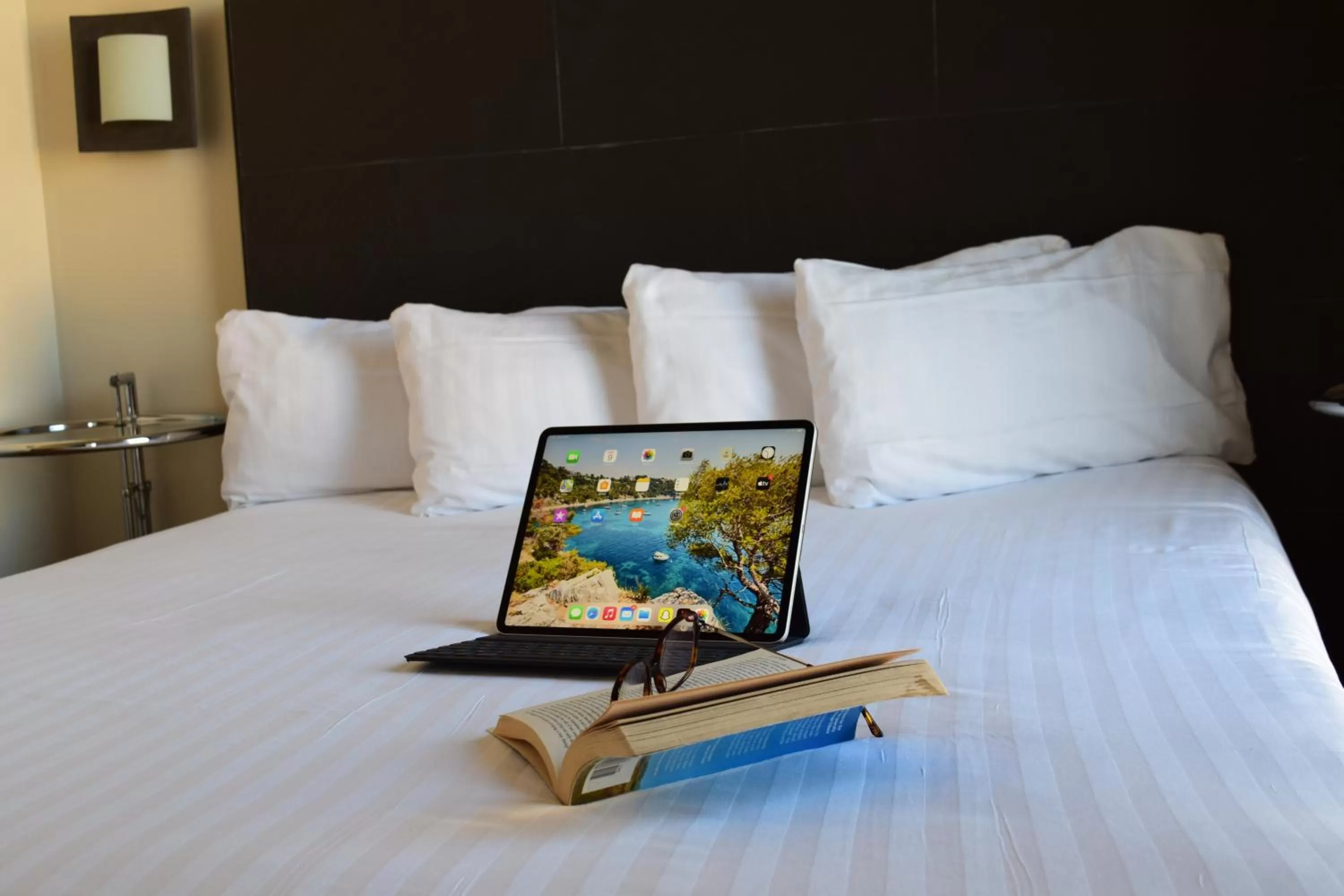 Bed in Hôtel Amirauté