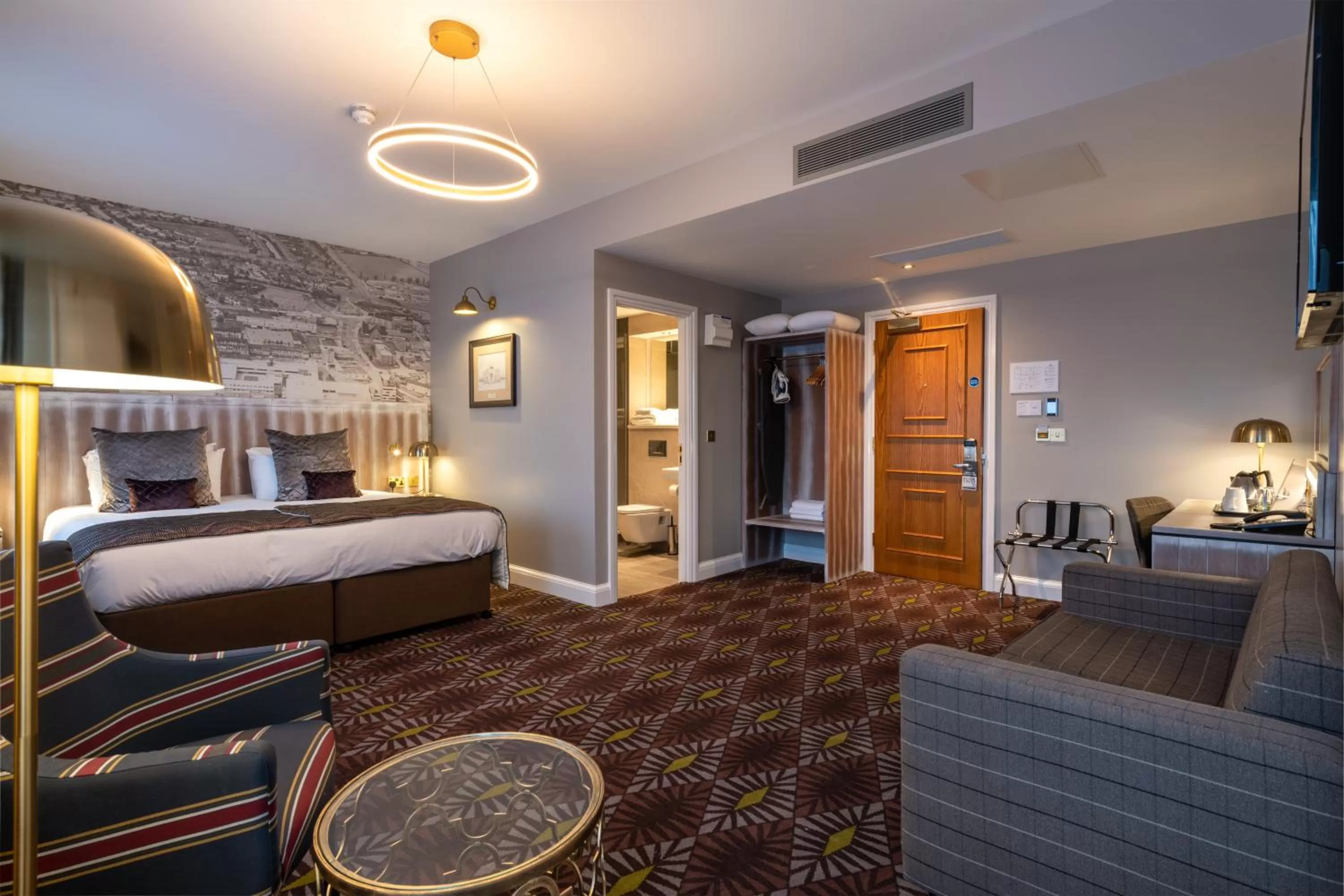 Bedroom in The Saxon Crown Wetherspoon