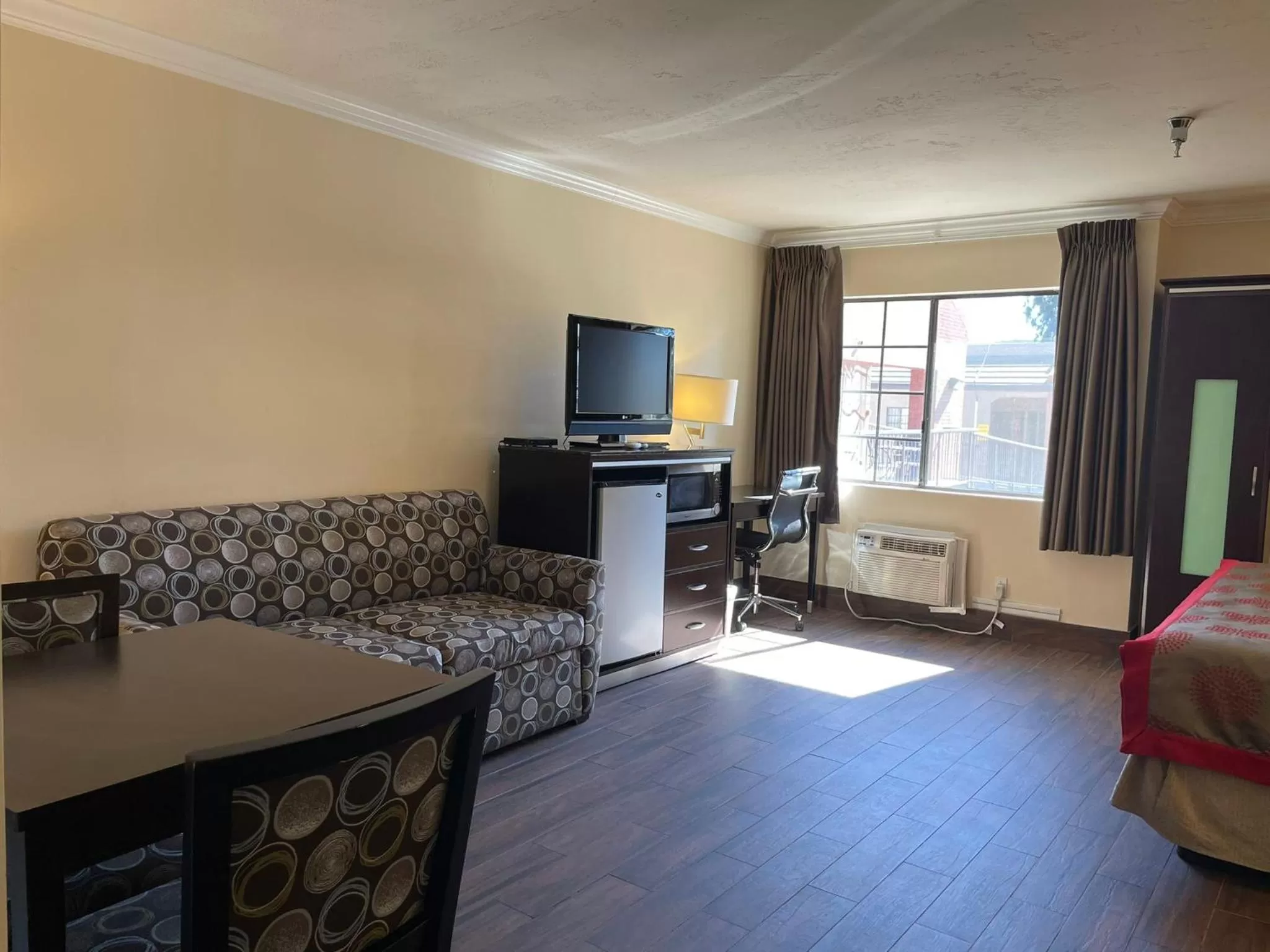 Bedroom in Ramada by Wyndham San Diego Poway Miramar