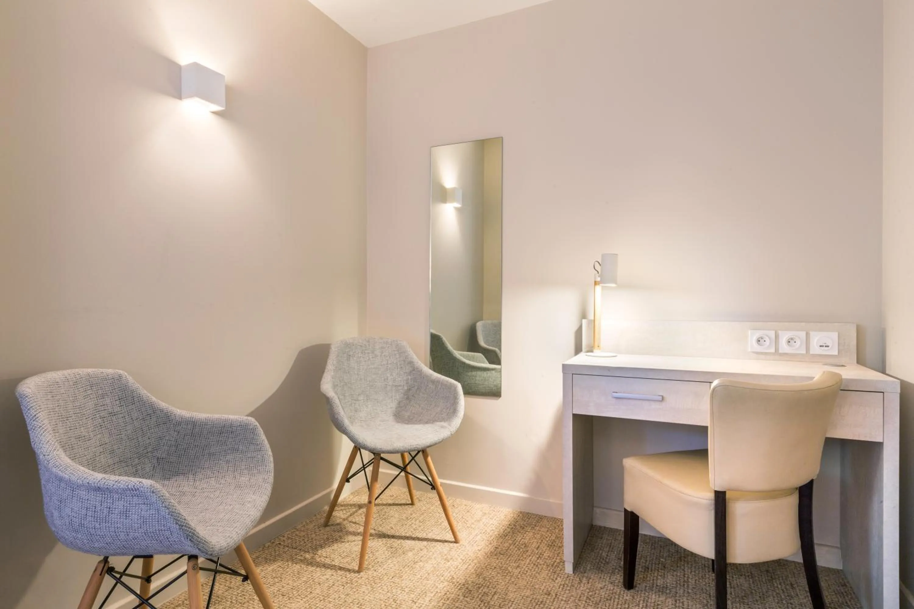 Living room in Best Western Plus Hyères Côte D'Azur