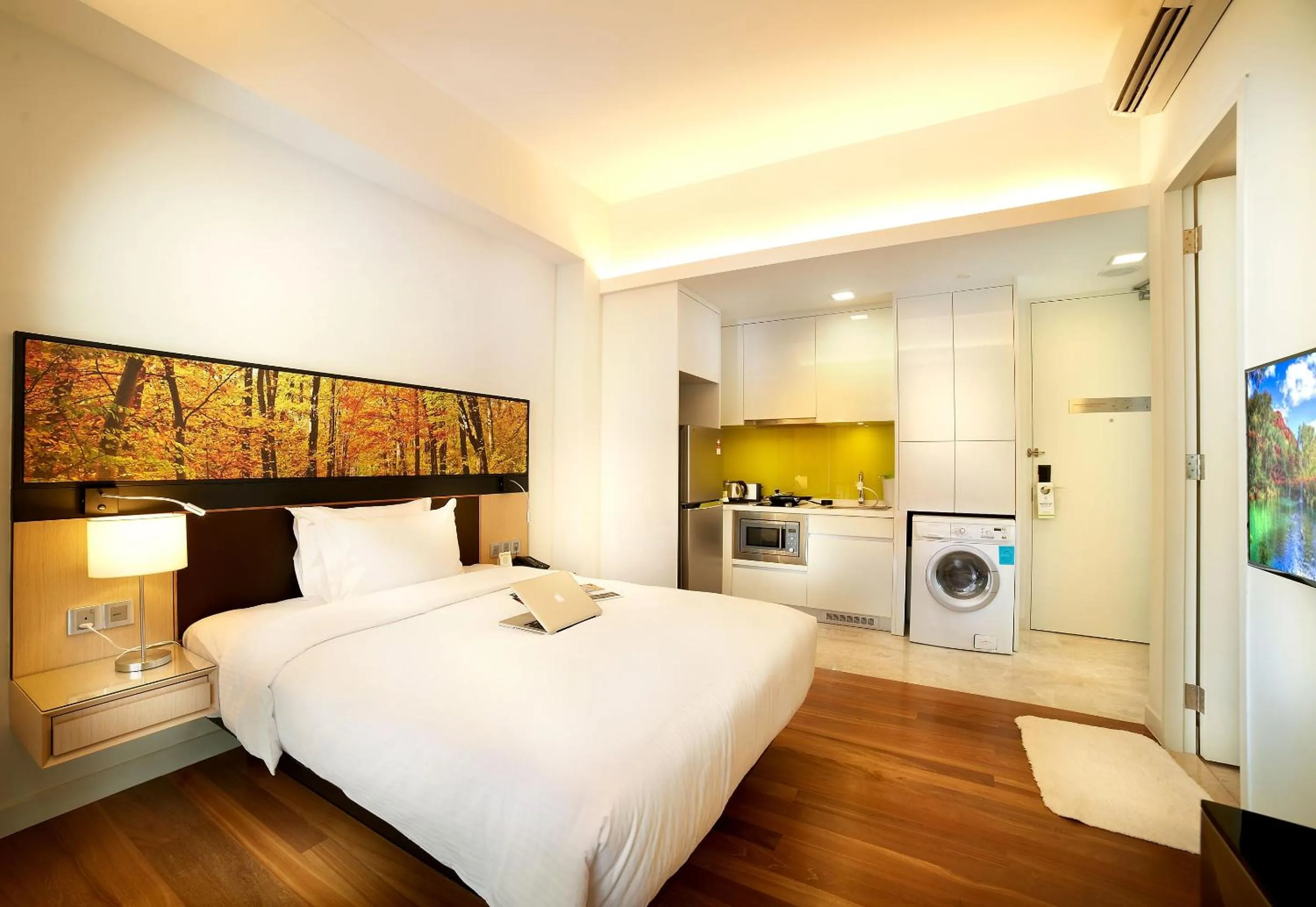 Kitchen or kitchenette, Bed in The Signature Hotel & Serviced Suites Kuala Lumpur
