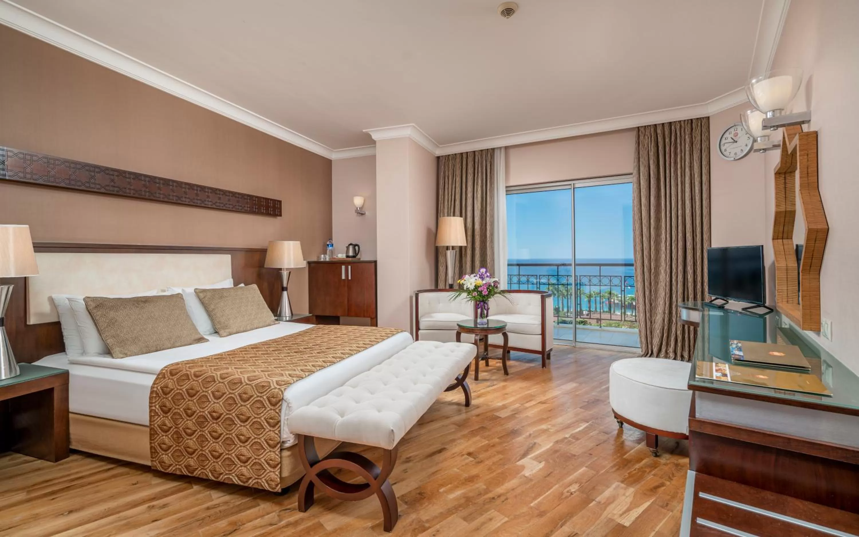 Photo of the whole room, Bed in Mukarnas Spa & Resort Hotel