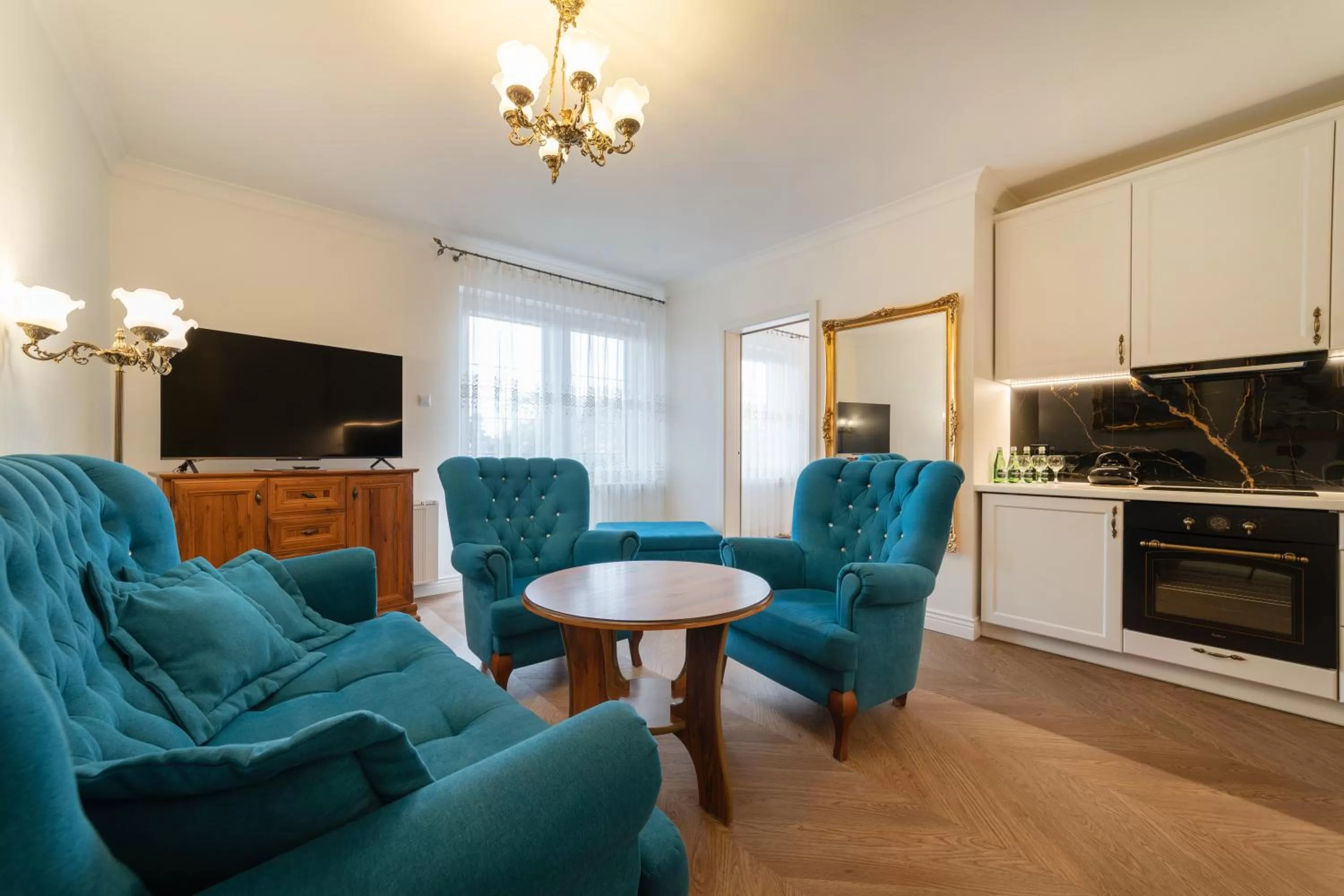 TV and multimedia in Pensjonat & Restauracja Admirał