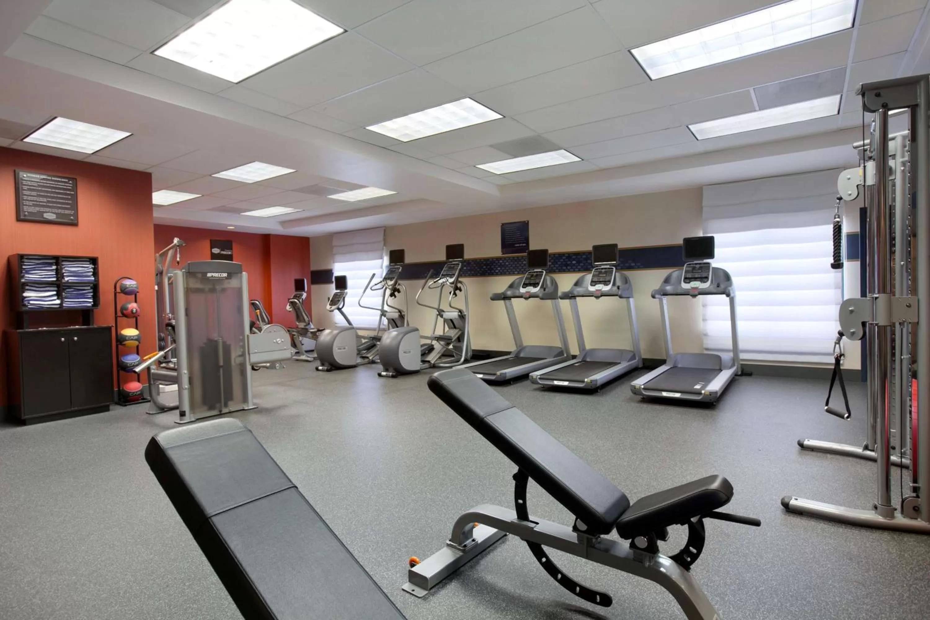 Fitness centre/facilities in Hampton Inn & Suites Anaheim Garden Grove