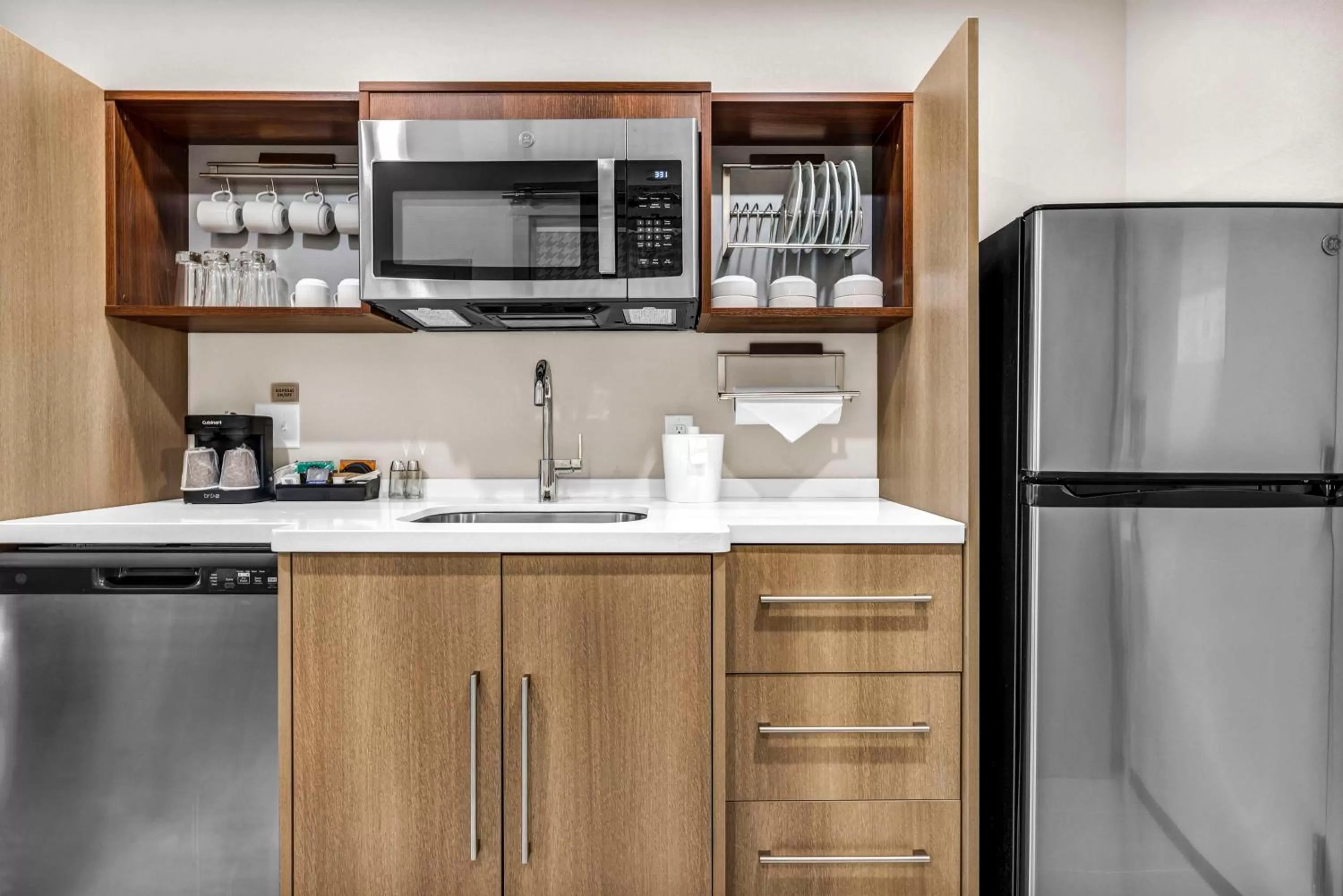 Kitchen or kitchenette in Home2 Suites by Hilton Raleigh West Lenovo Center