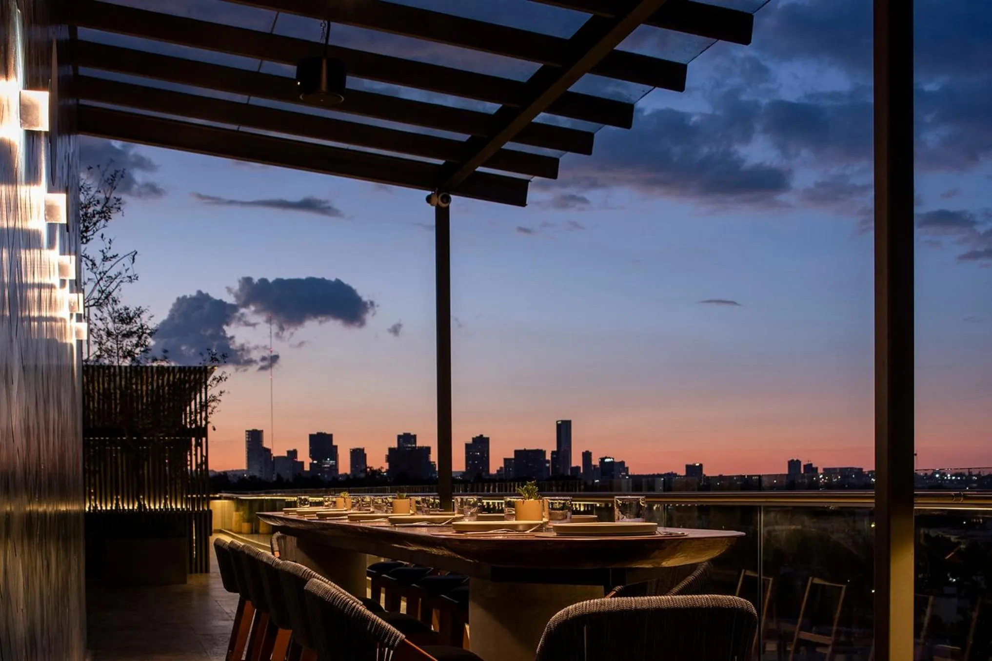 Lounge or bar in voco Guadalajara Neruda by IHG