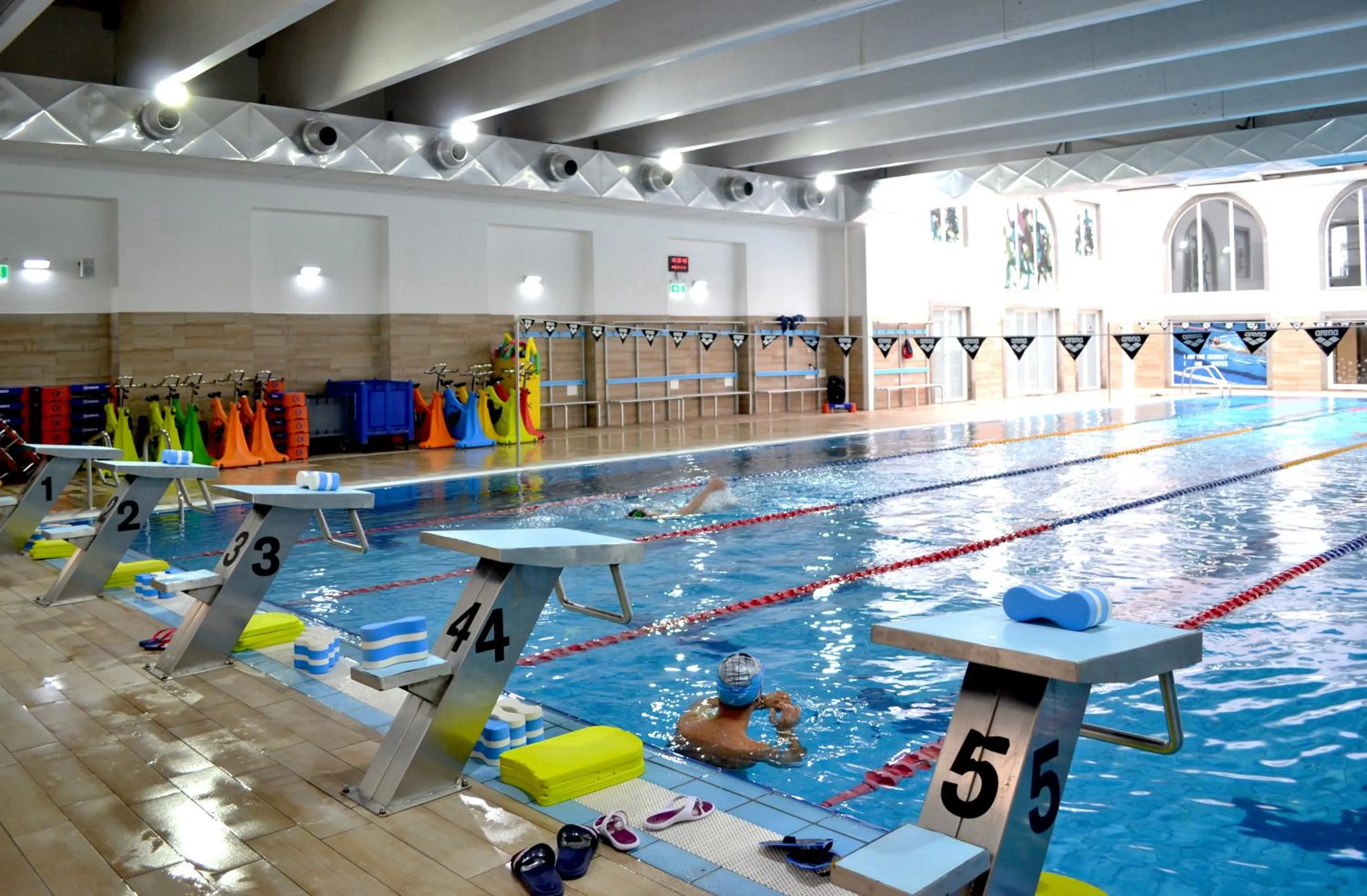 Swimming pool in Ecumano Space