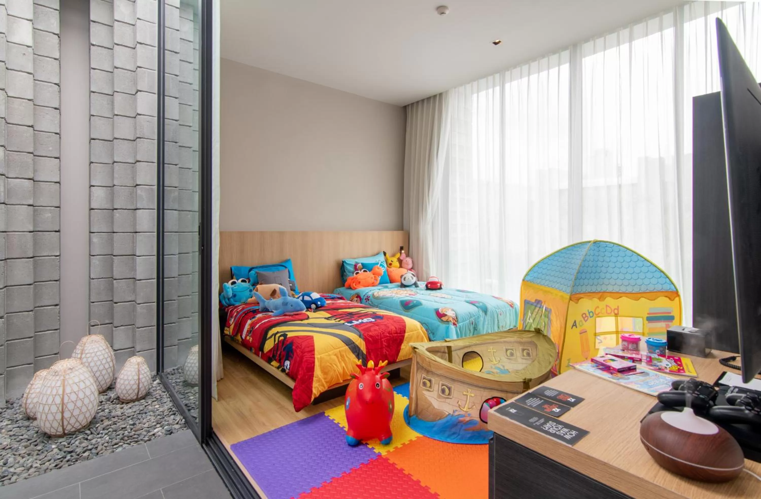 Decorative detail, Bed in Cross Pattaya Oceanphere - formerly X2 Pattaya Oceanphere