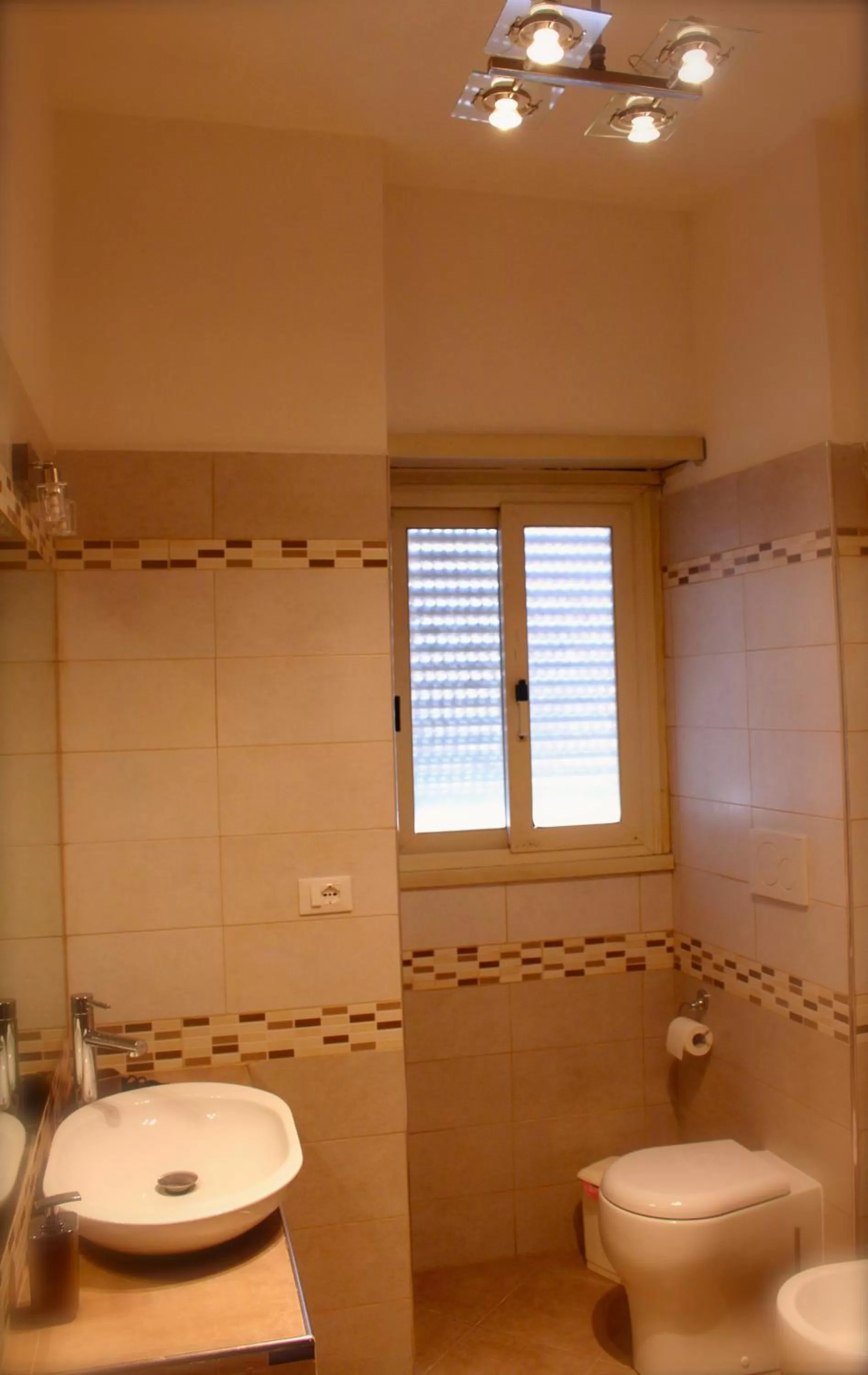 Bathroom in Al Porto Di Roma B&B