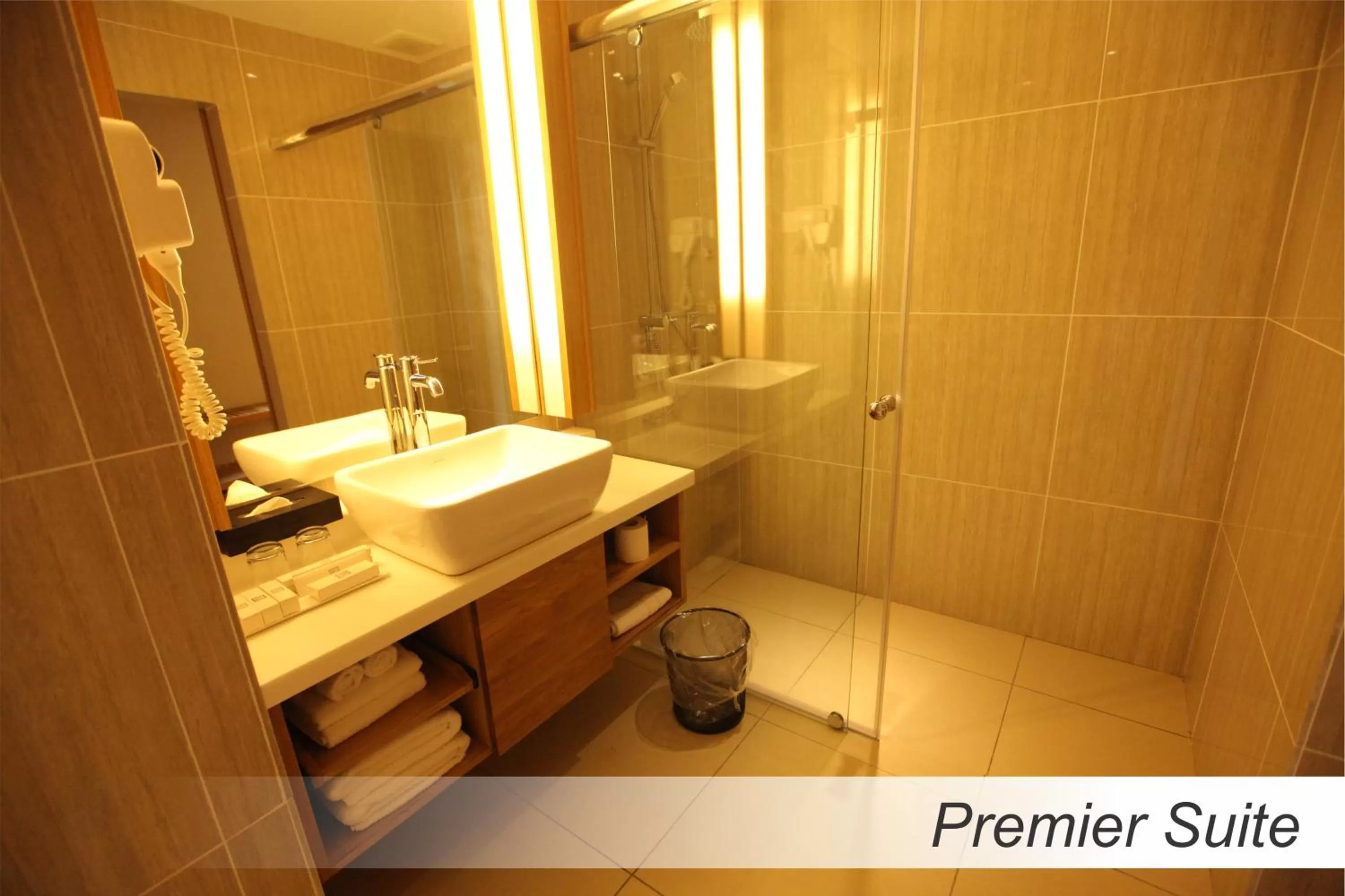 Bathroom in Casuarina@Meru