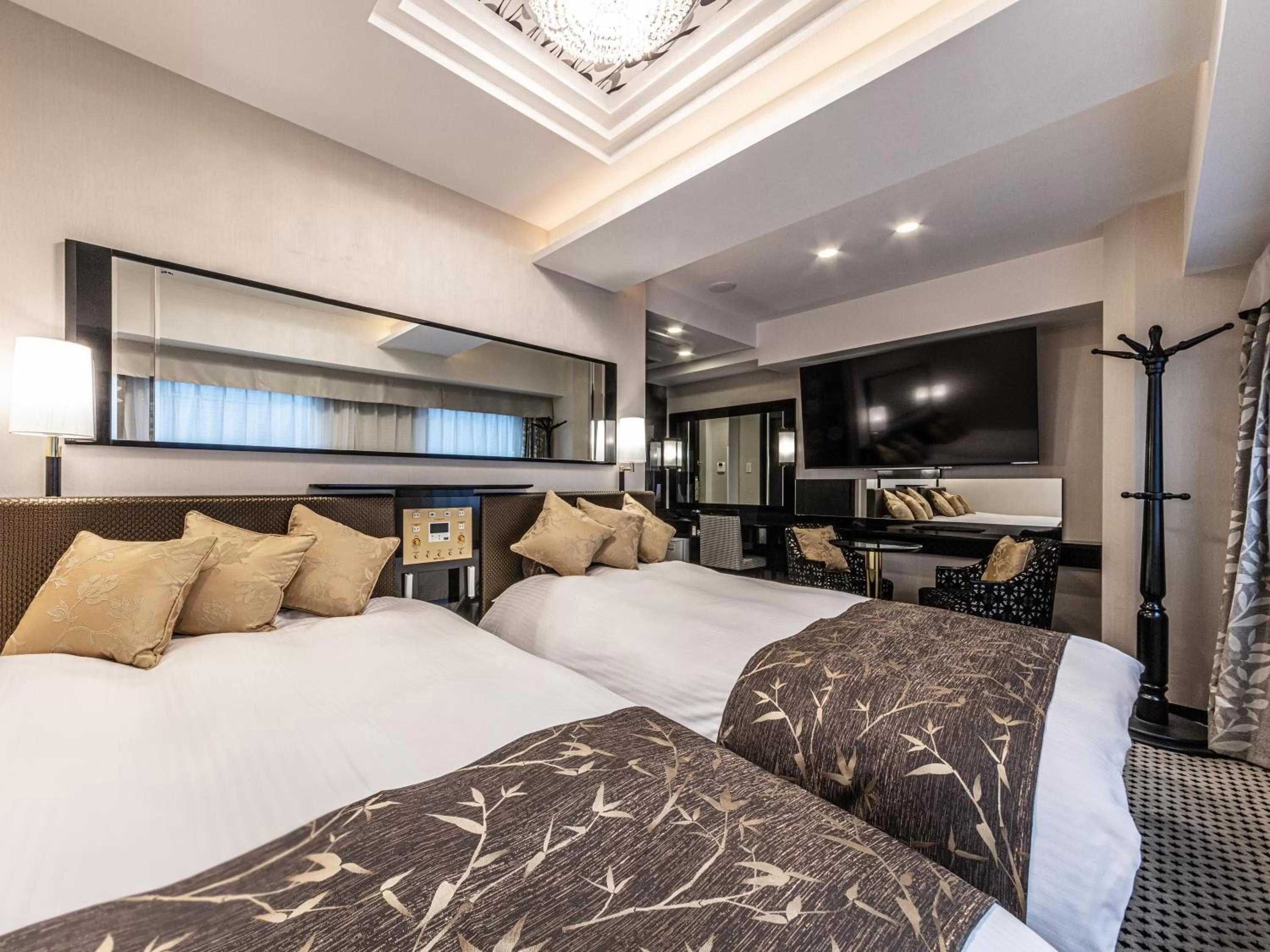 Photo of the whole room, Bed in APA Hotel Roppongi SIX