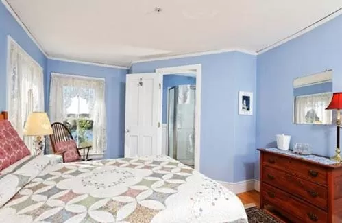 Bed in Black Lantern B&B