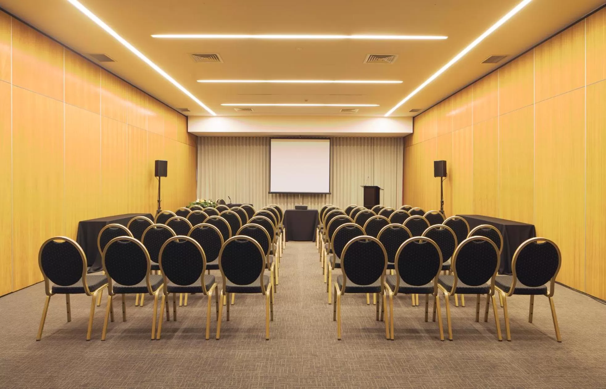 Meeting/conference room in NH Coimbra Dona Ines