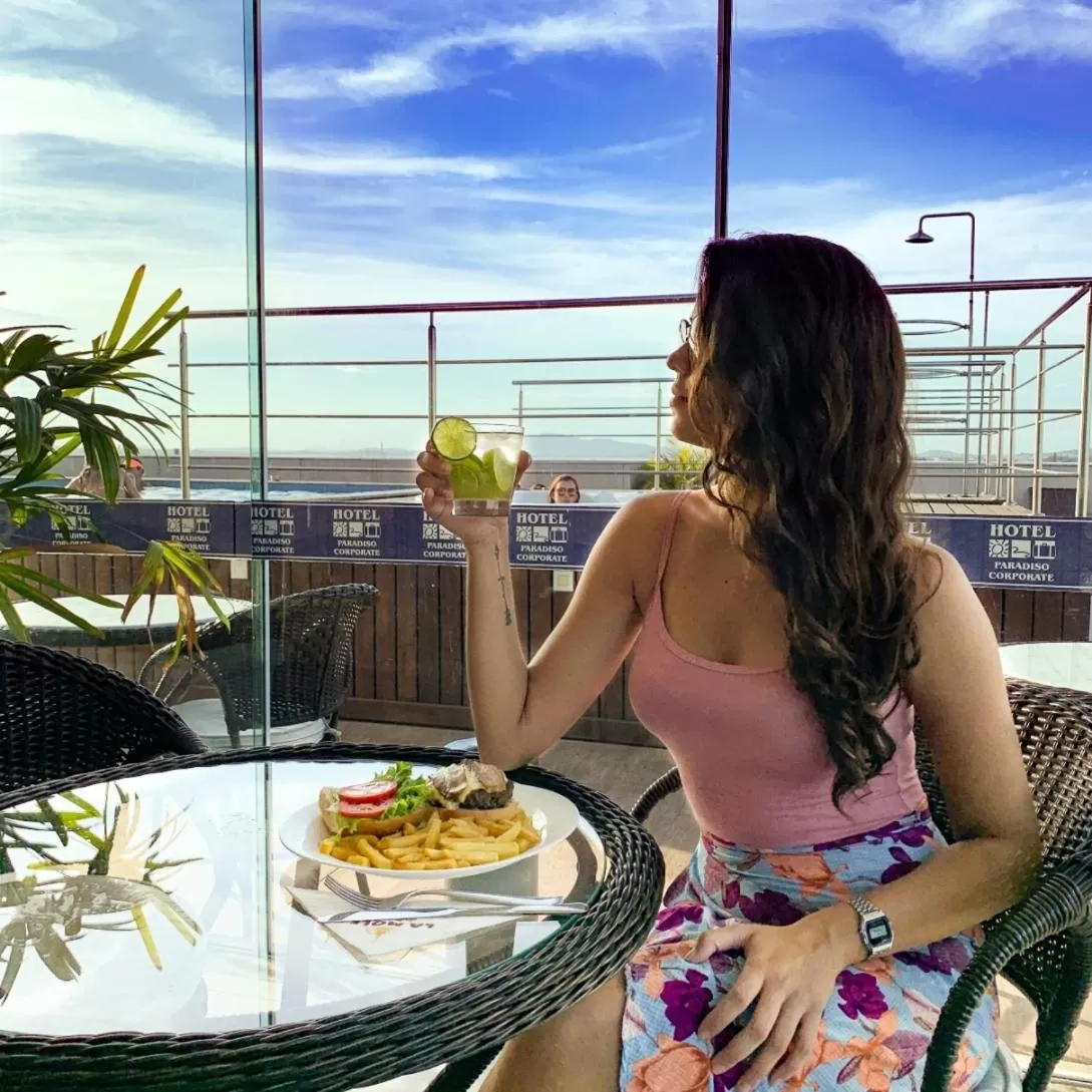 Lounge or bar in Paradiso Corporate