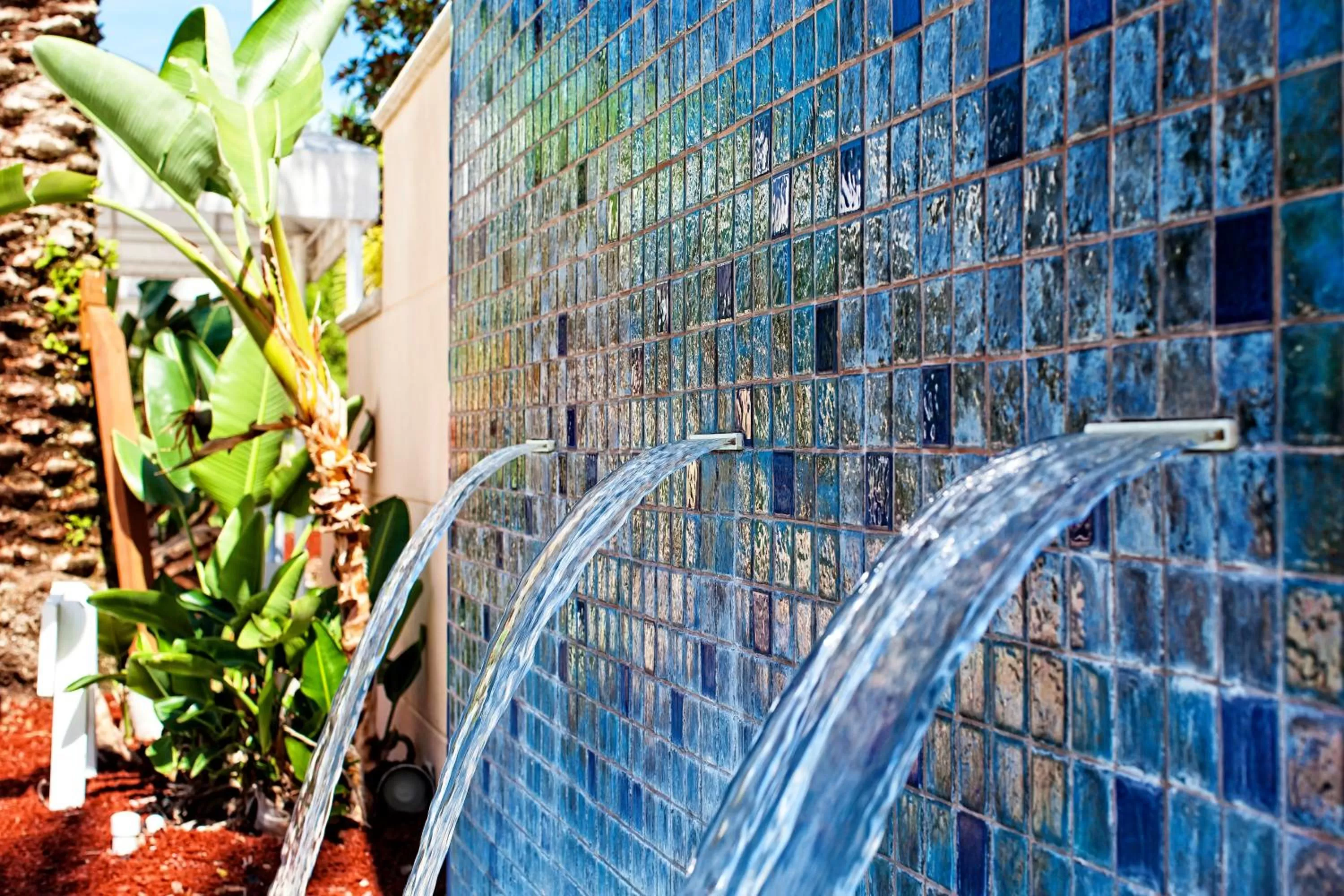 Swimming pool in Monumental Hotel Orlando