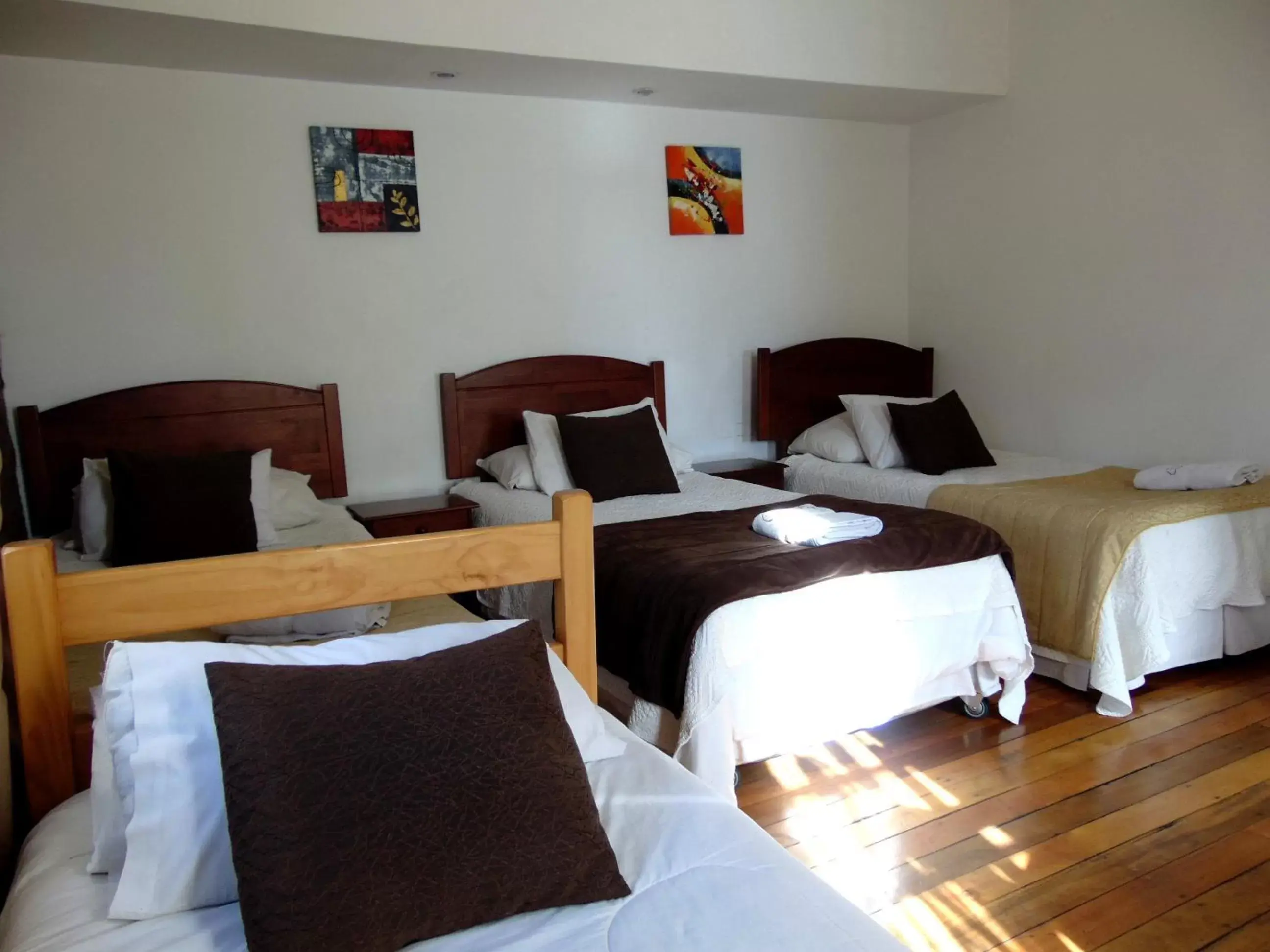 Standard Quadruple Room in Hotel Casa Lyon Standard Quadruple Room in Hotel Casa Lyon