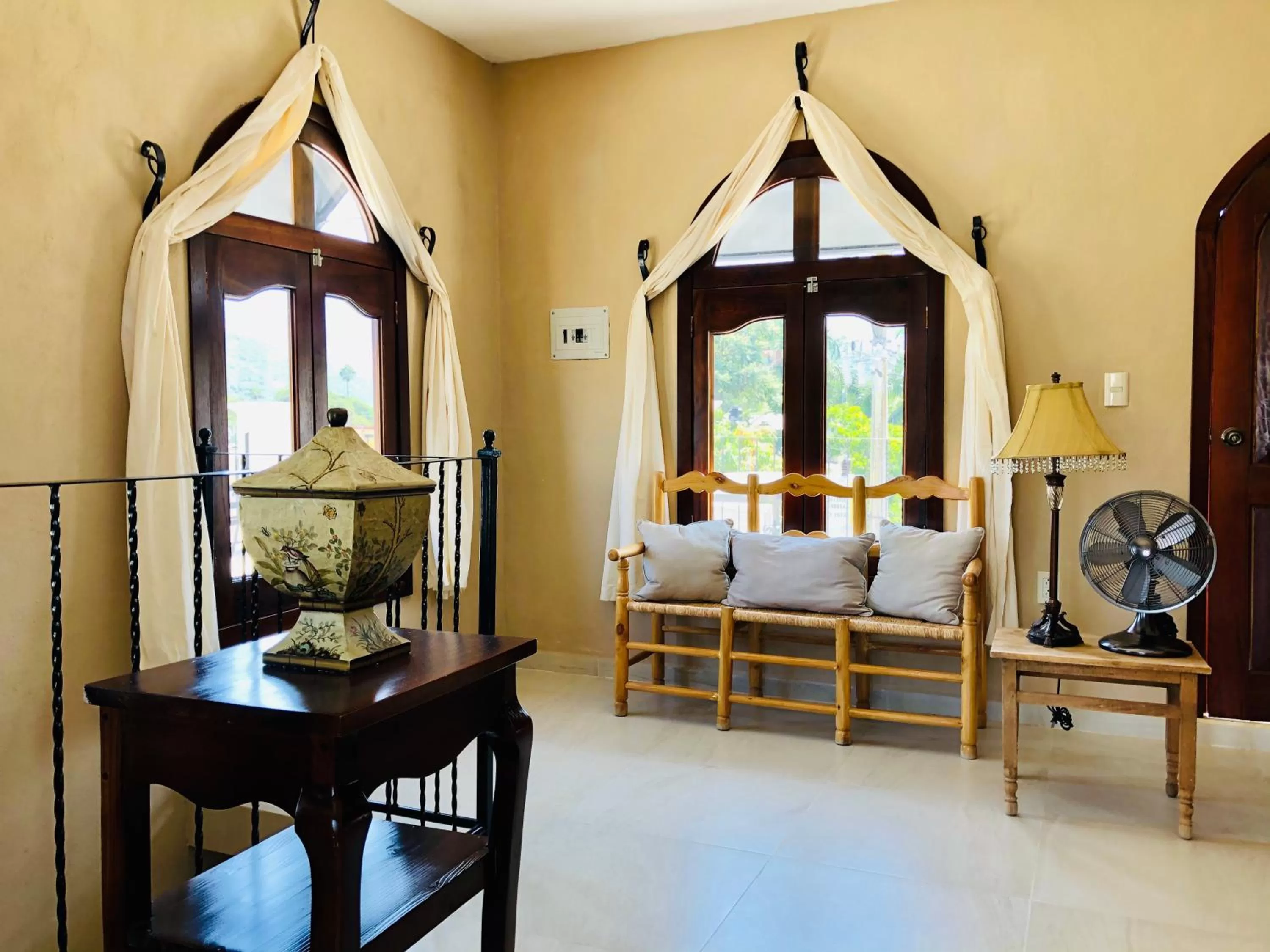 Living room in Hotel Carretas by Rotamundos