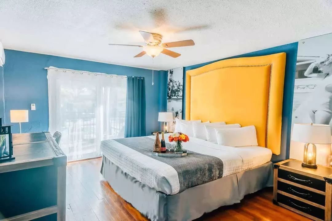 Bed in Hollander Hotel - Downtown St. Petersburg