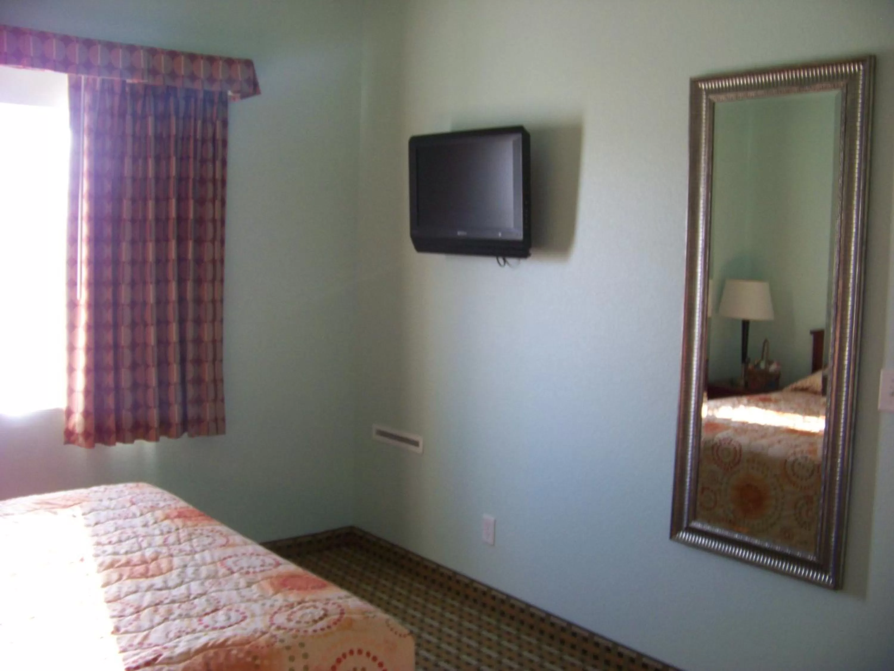 Bedroom, Bed in Days Inn & Suites by Wyndham Columbus NE