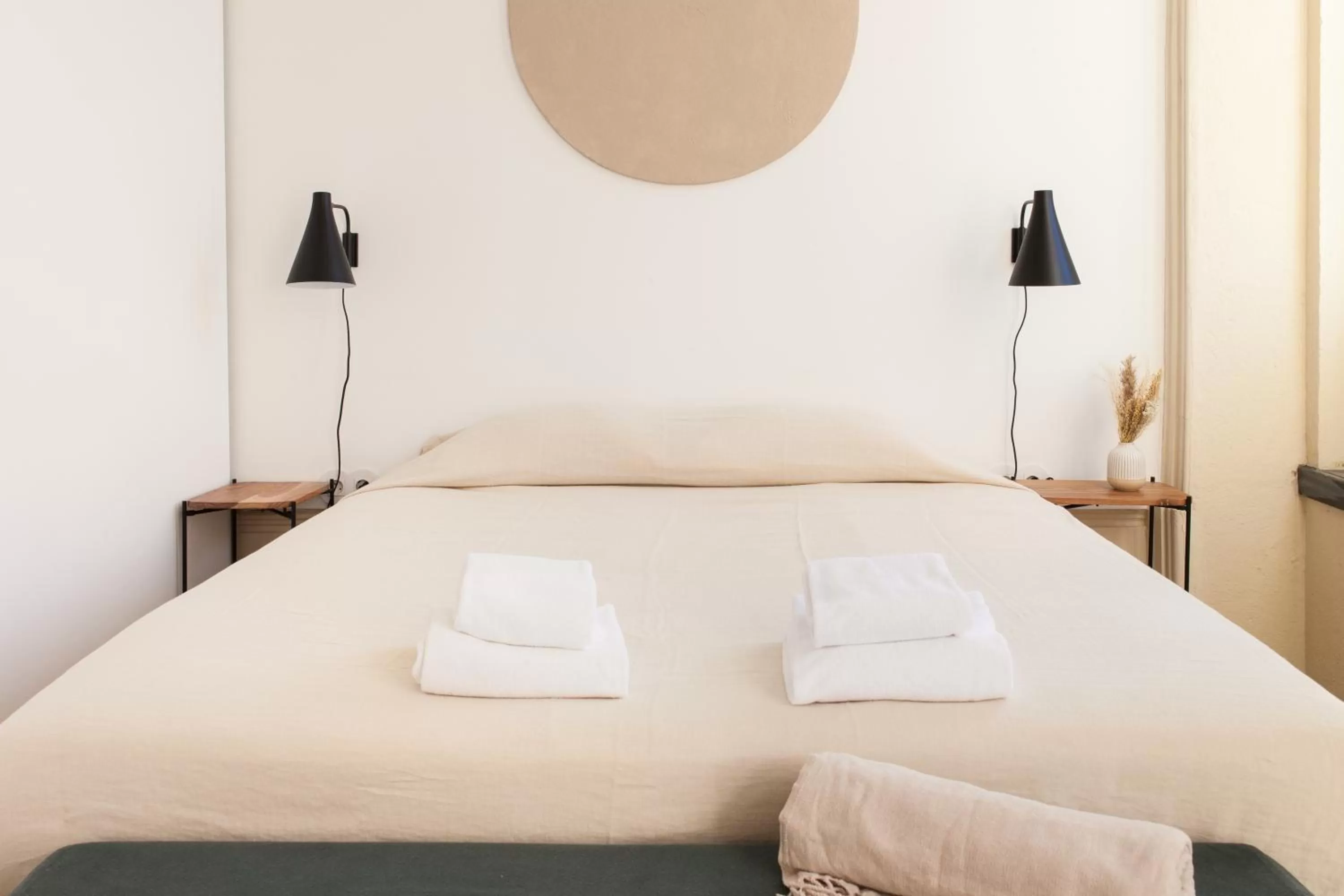 Bed in Alameda Suites @ Porto River