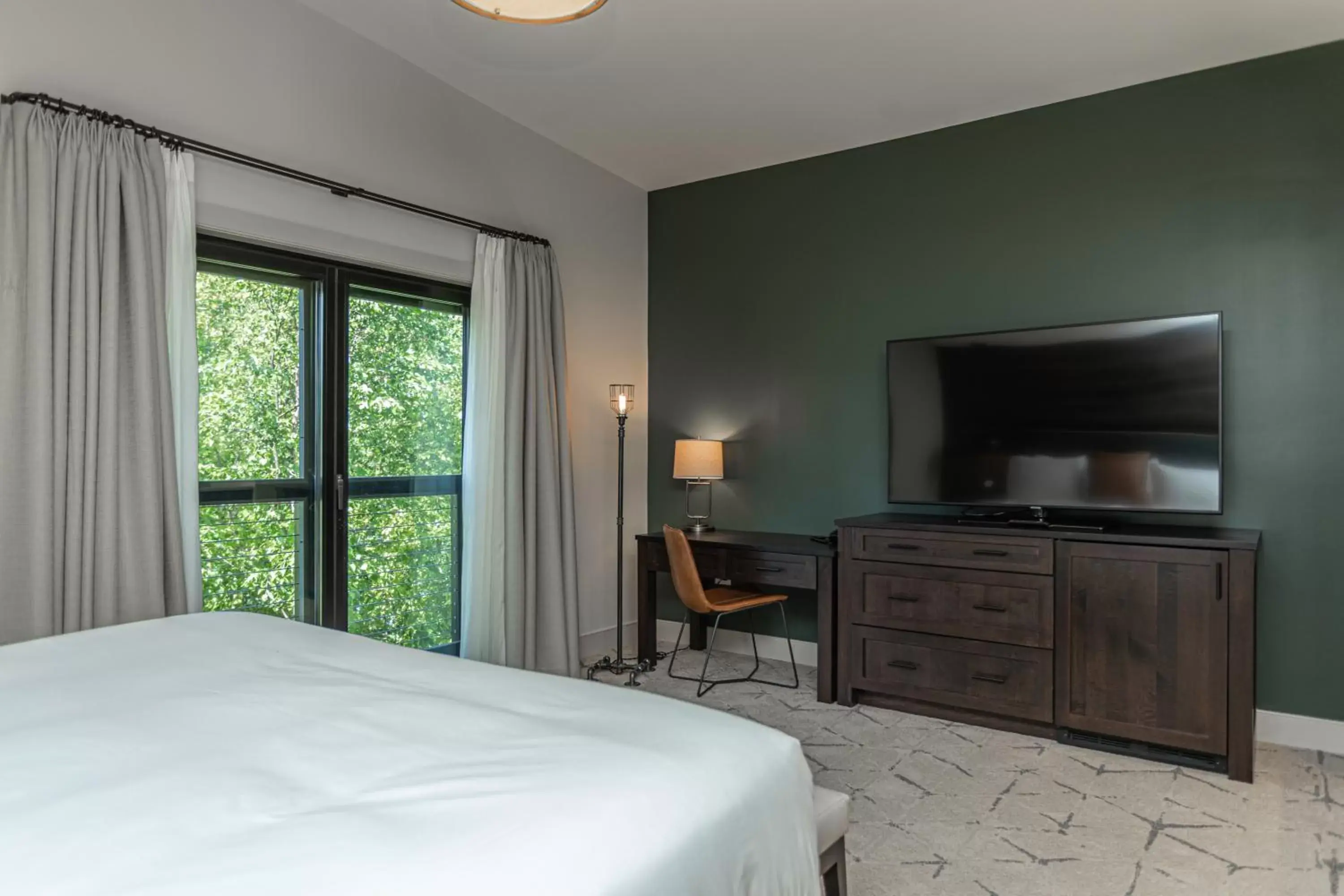 Deluxe King Room in Ghost Light Inn Deluxe King Room in Ghost Light Inn