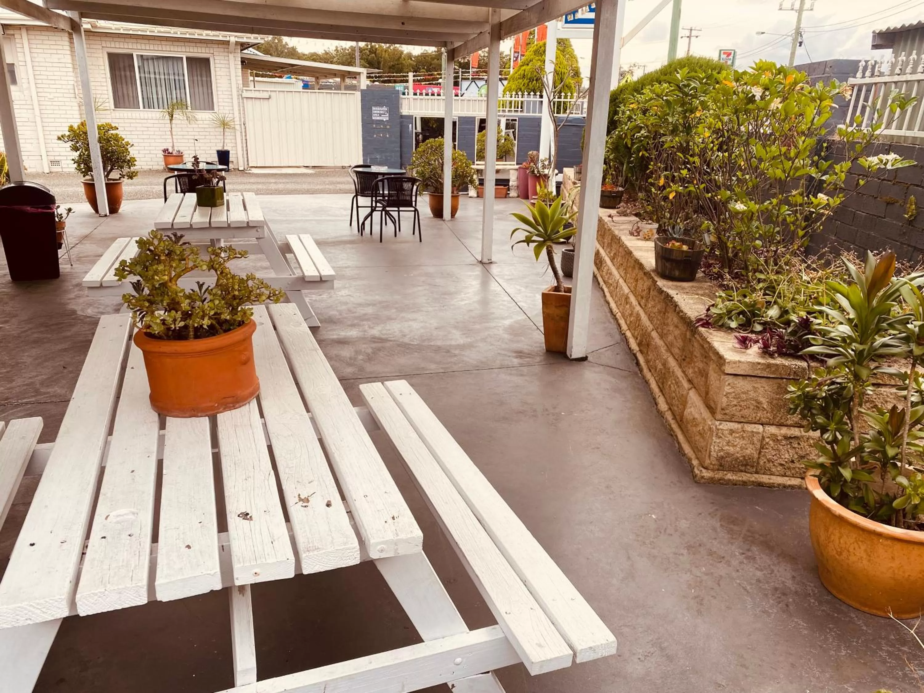 Seating area in Buccaneer Motel