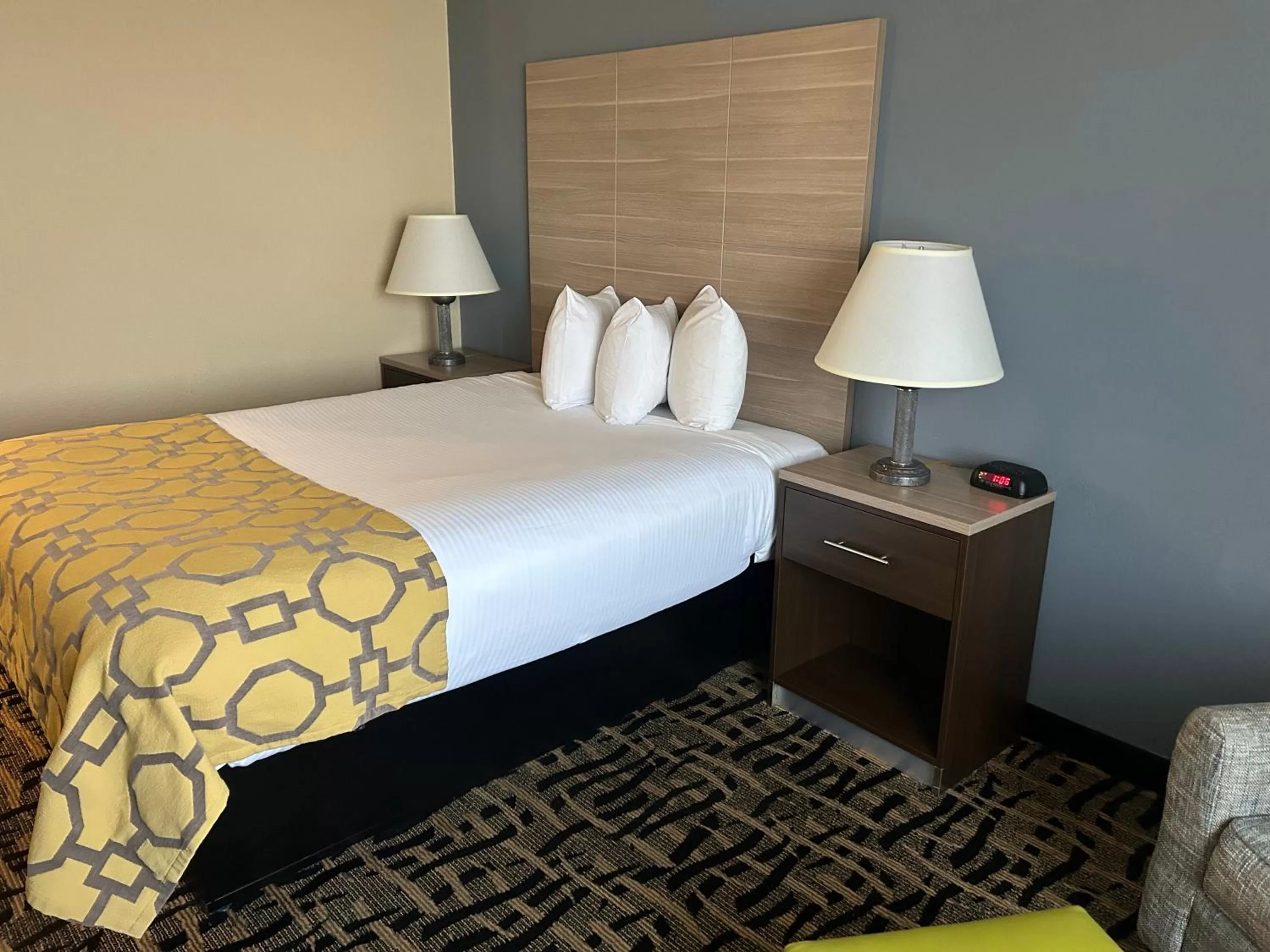 Bed in Baymont by Wyndham Ft. Leonard/Saint Robert