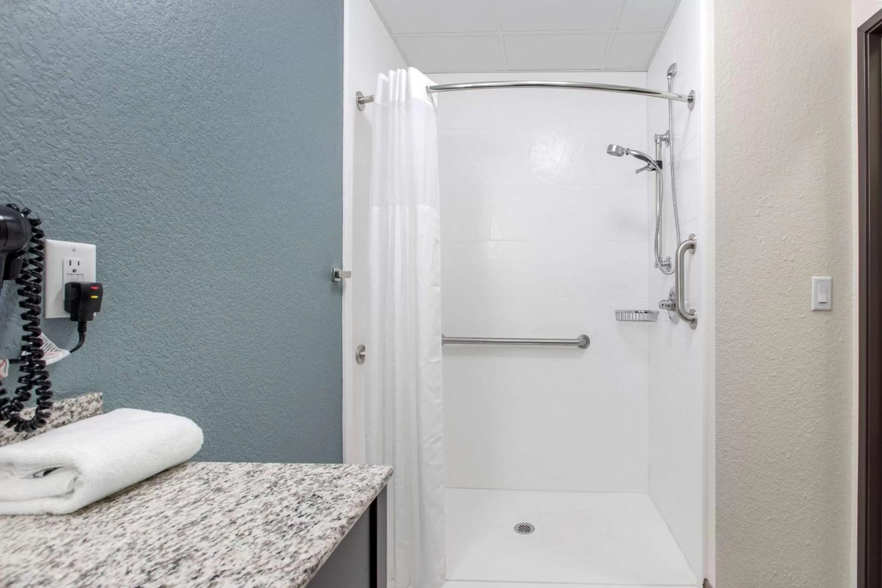 Photo of the whole room in Sleep Inn & Suites Ankeny - Des Moines