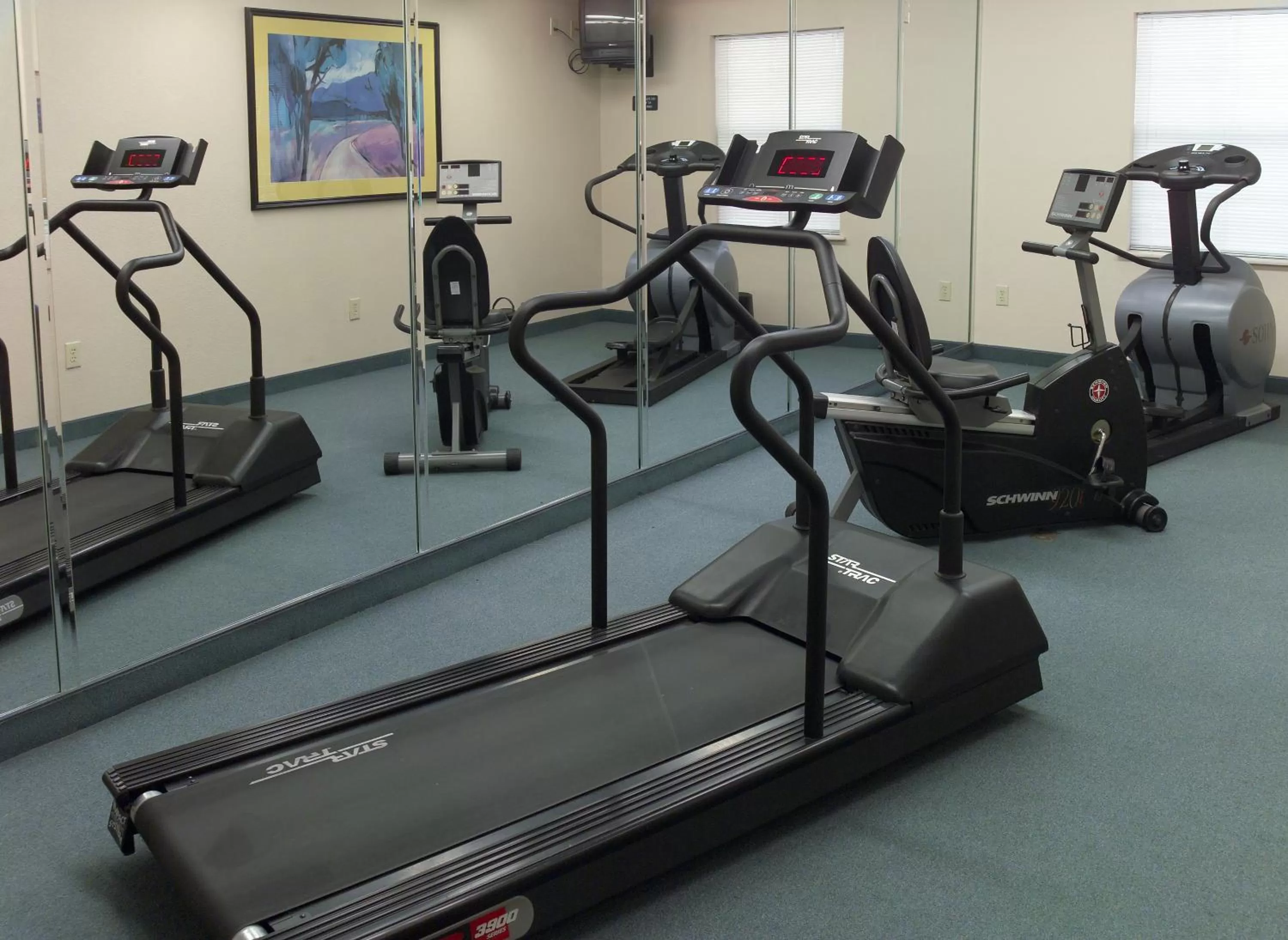 Fitness centre/facilities in Extended Stay America Select Suites - Rockford - State Street