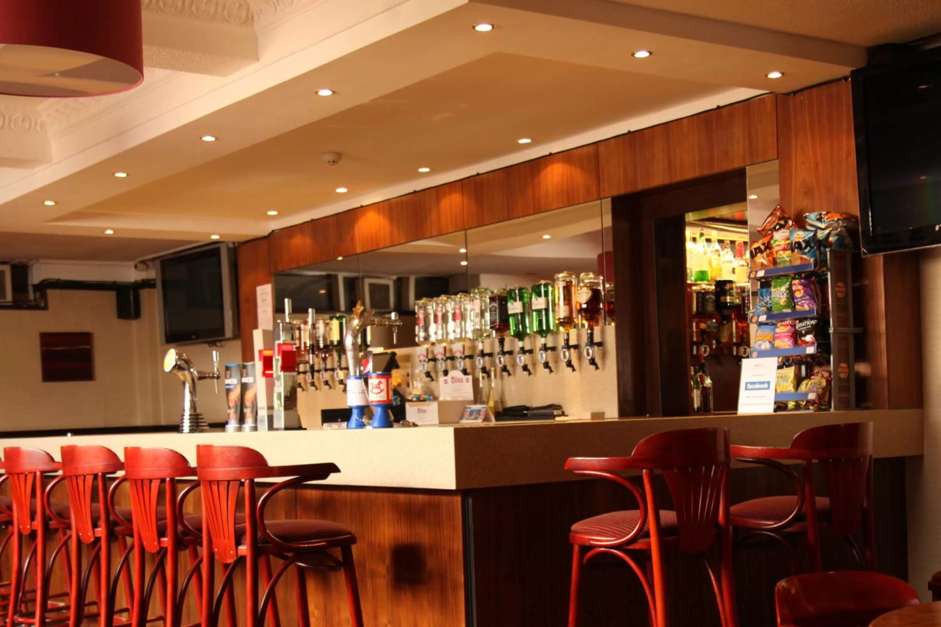 Lounge or bar in Abbotsford Hotel