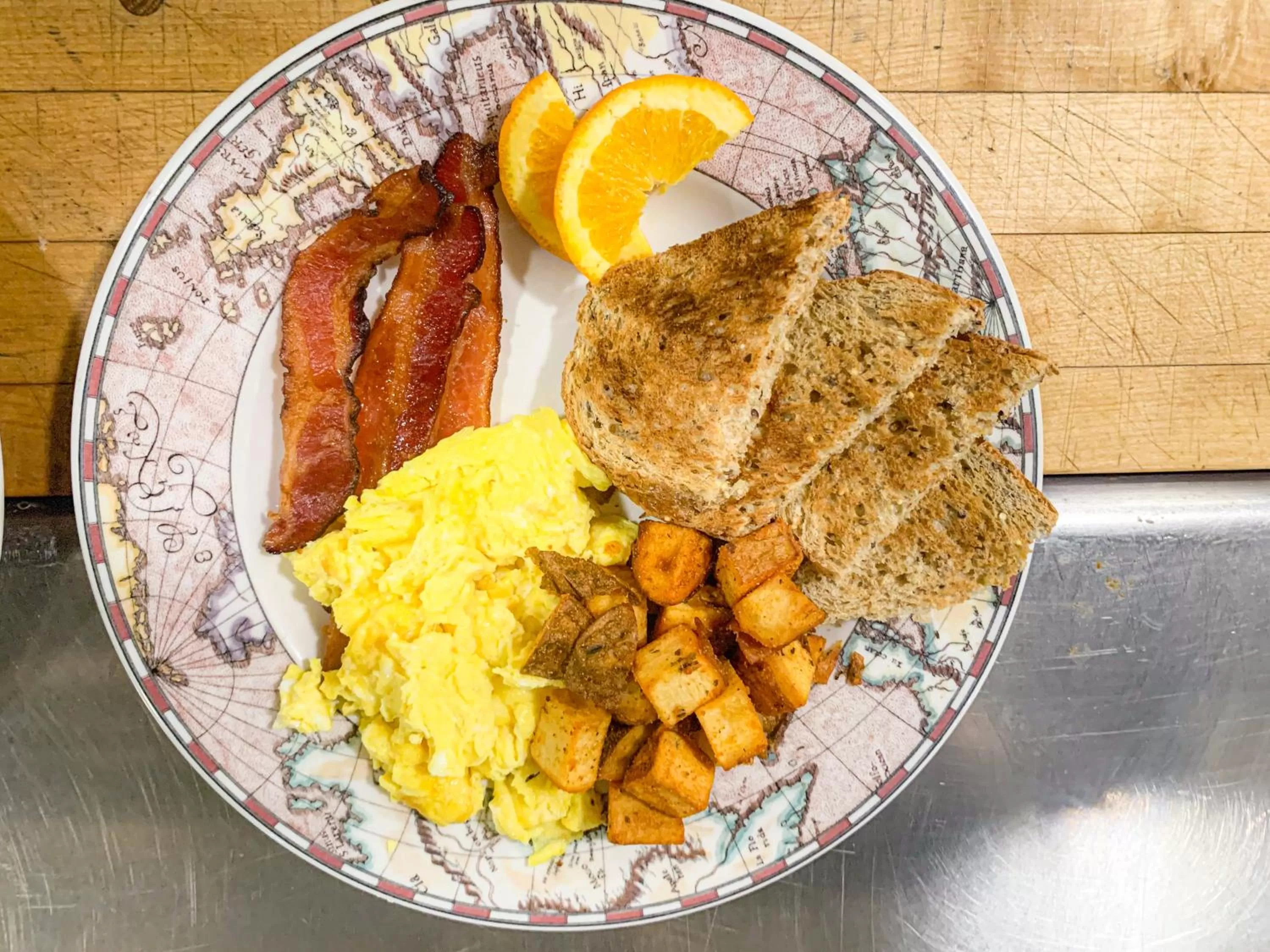 American breakfast in The Quechee Inn at Marshland Farm