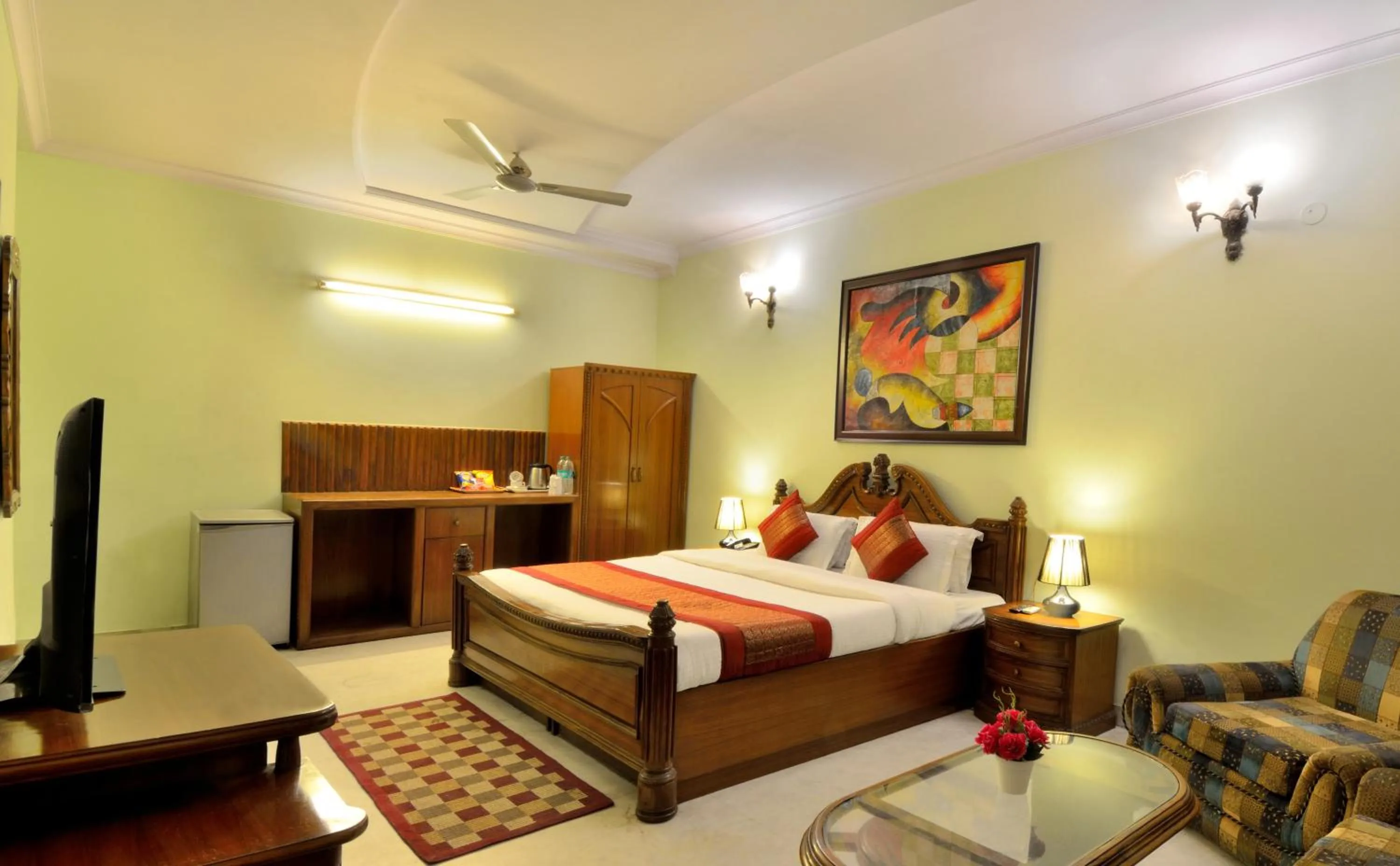 Photo of the whole room, Bed in Hotel Pablas International, New Delhi, Near Metro