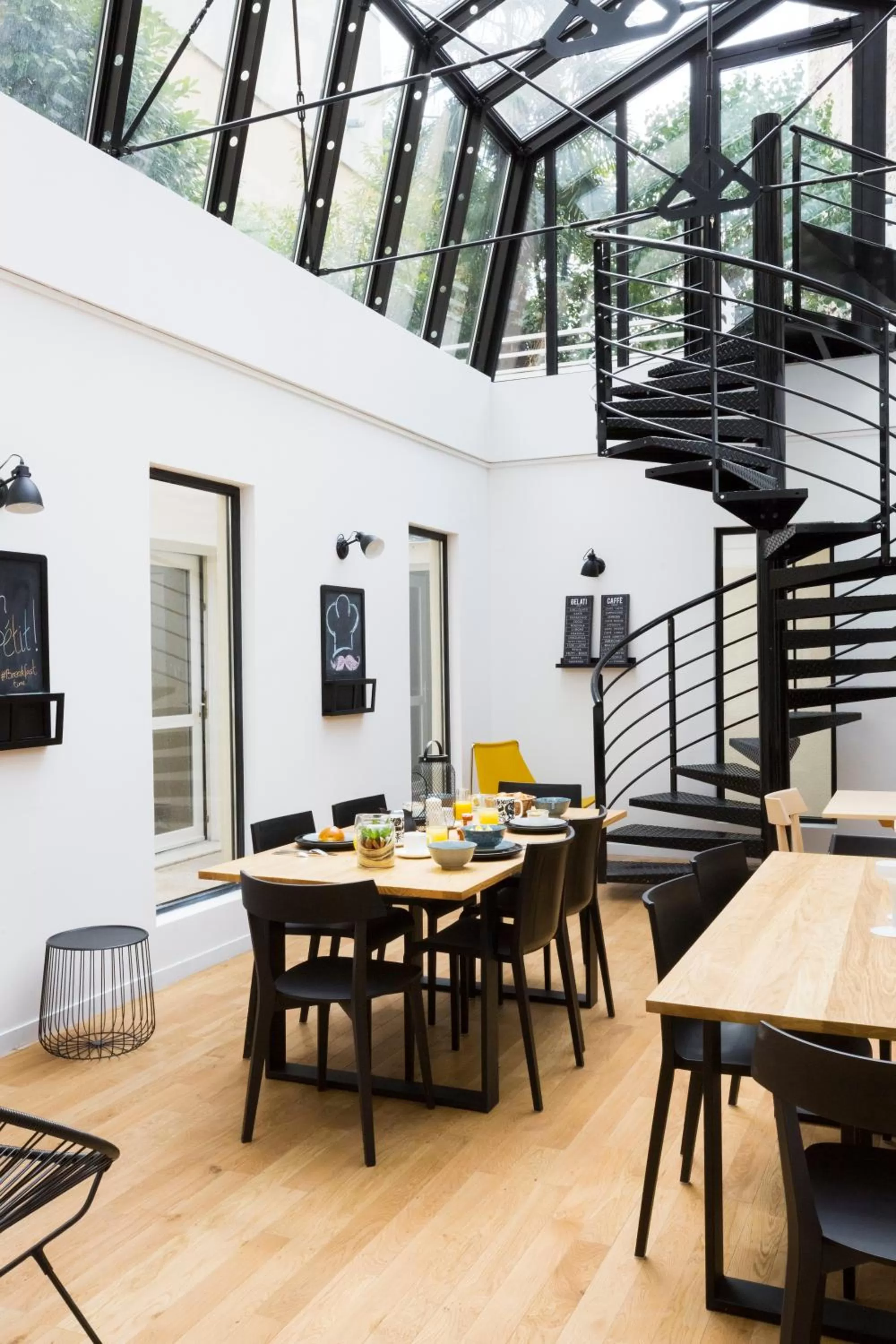 Buffet breakfast in Hotel Bootcamp