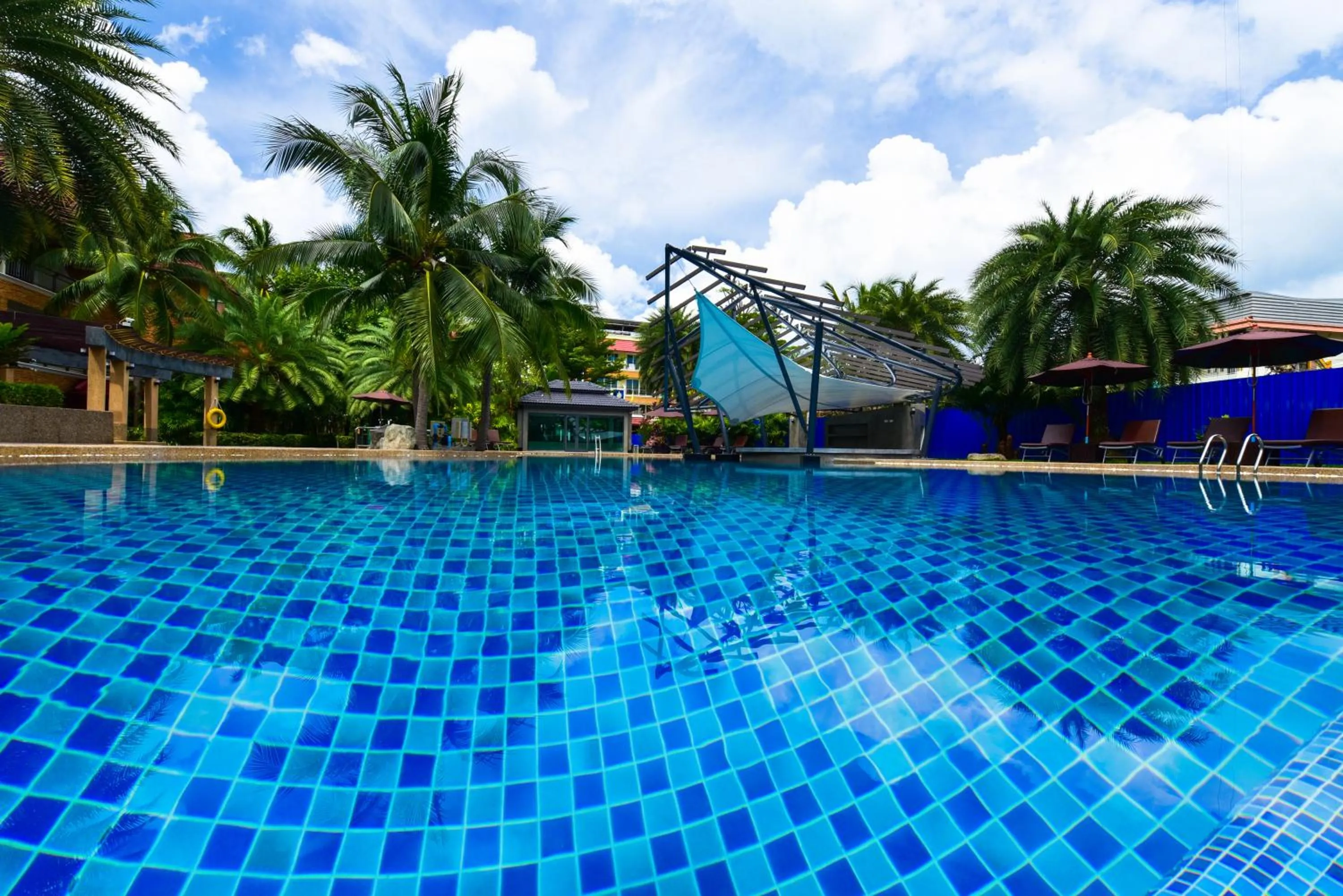 Swimming pool in R-Mar Resort and Spa Patong, Phuket