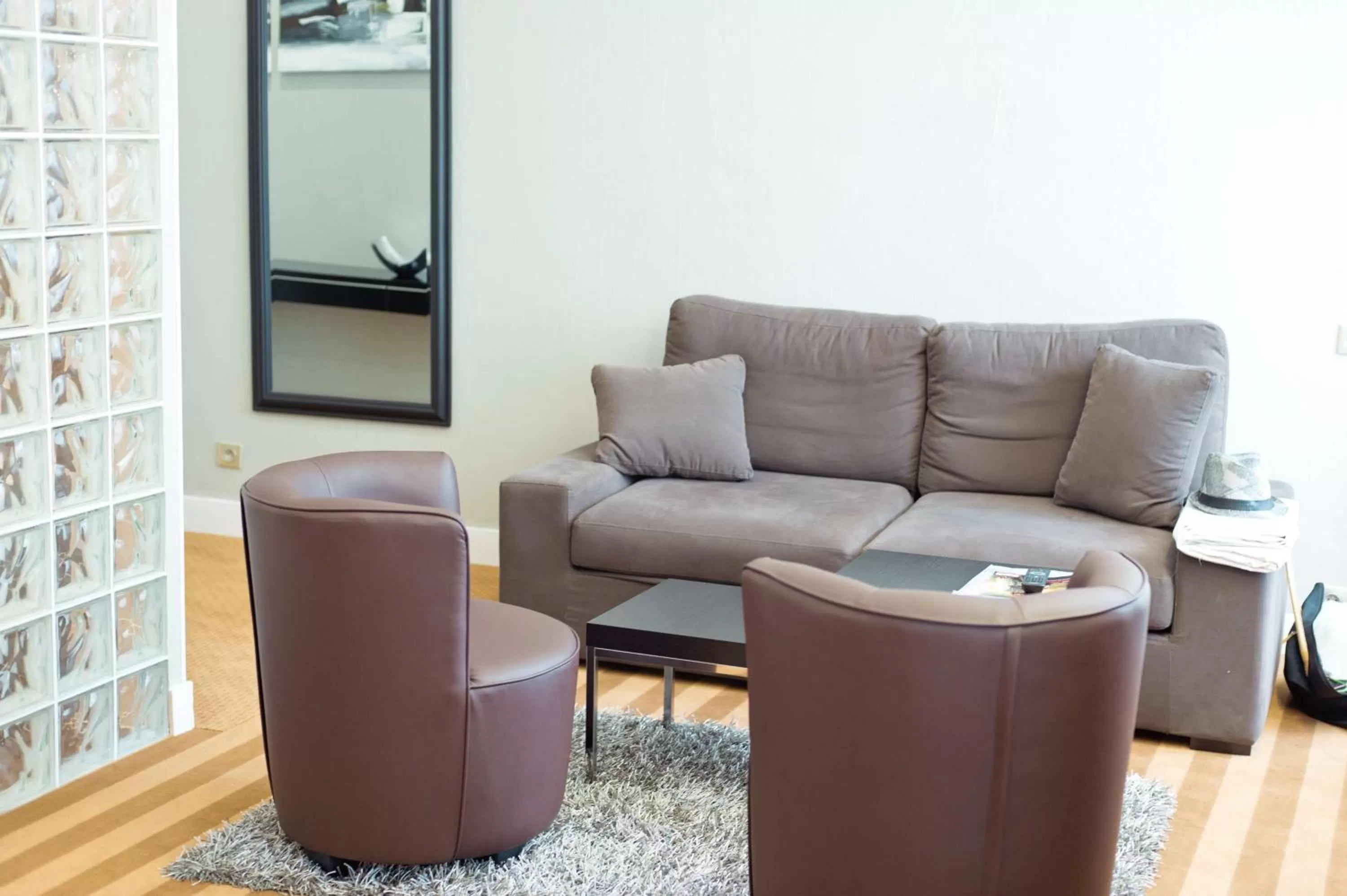 Lobby or reception, Seating Area in Best Western Continental Pau Centre