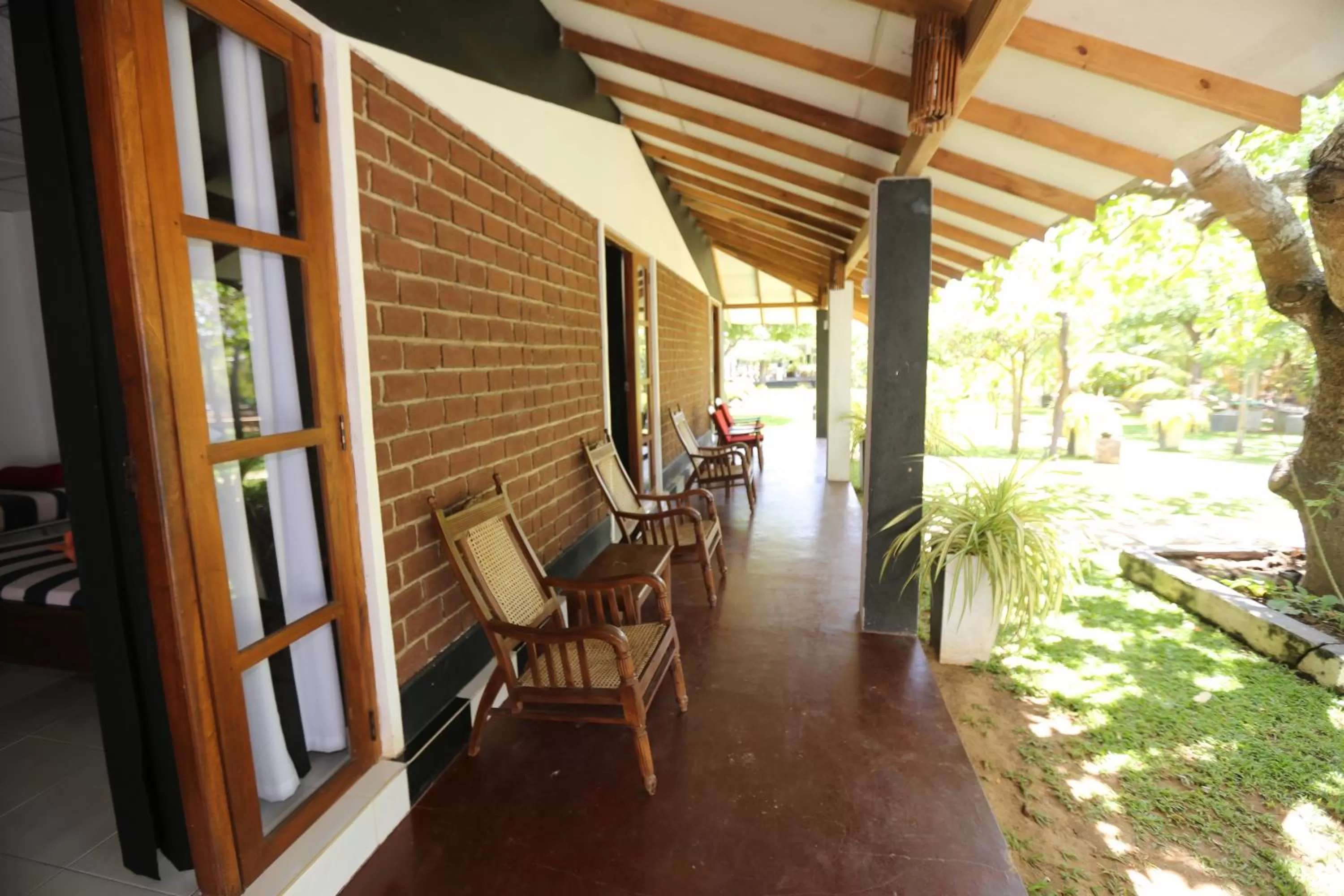 Area and facilities in Eco Hotel Black & White - Anuradhapura