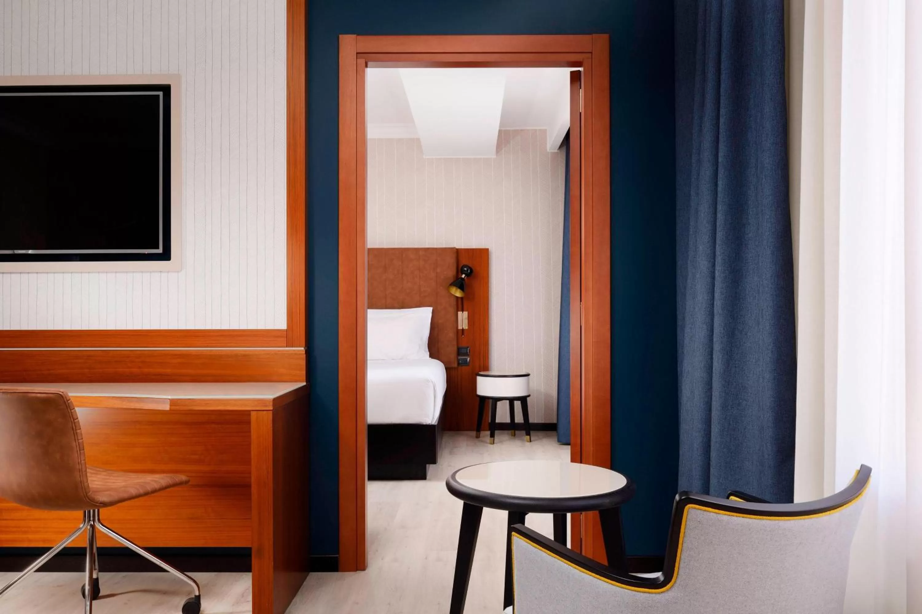 Photo of the whole room in Four Points by Sheraton Siena