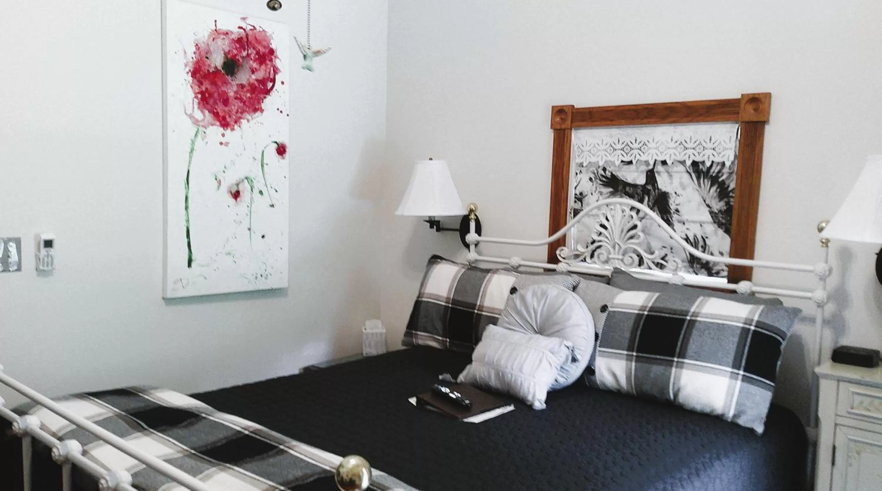 Bed in Rock Cottage Gardens B&B