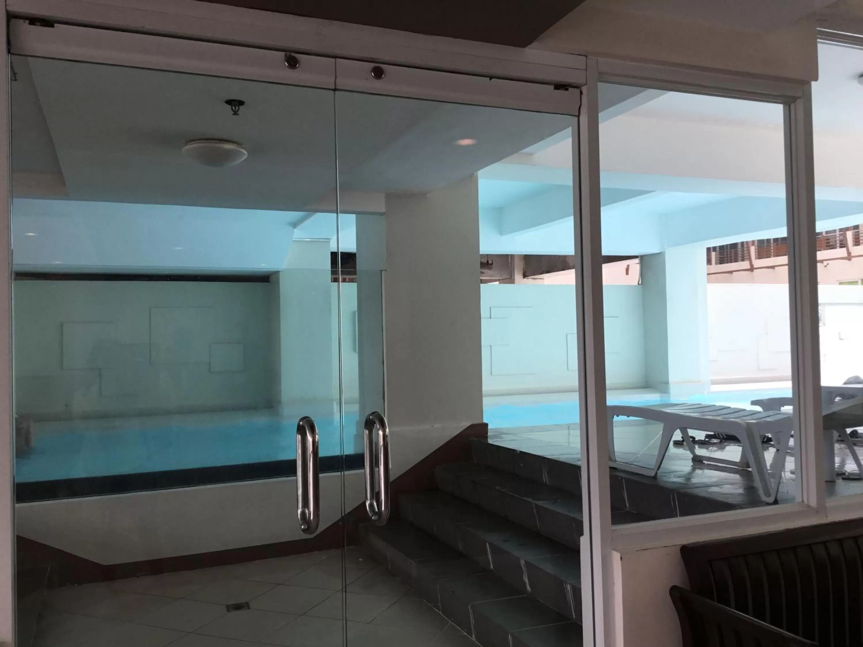 Condo with Free Swimming Pool & Viewing Deck